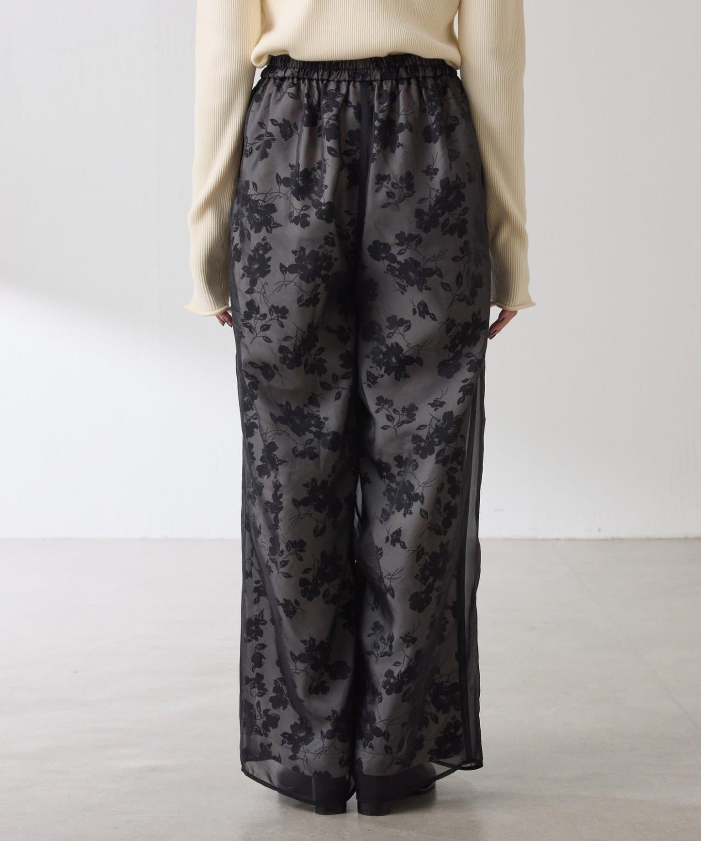 【輕薄遮身◎】輕薄疊穿花卉圖案褲