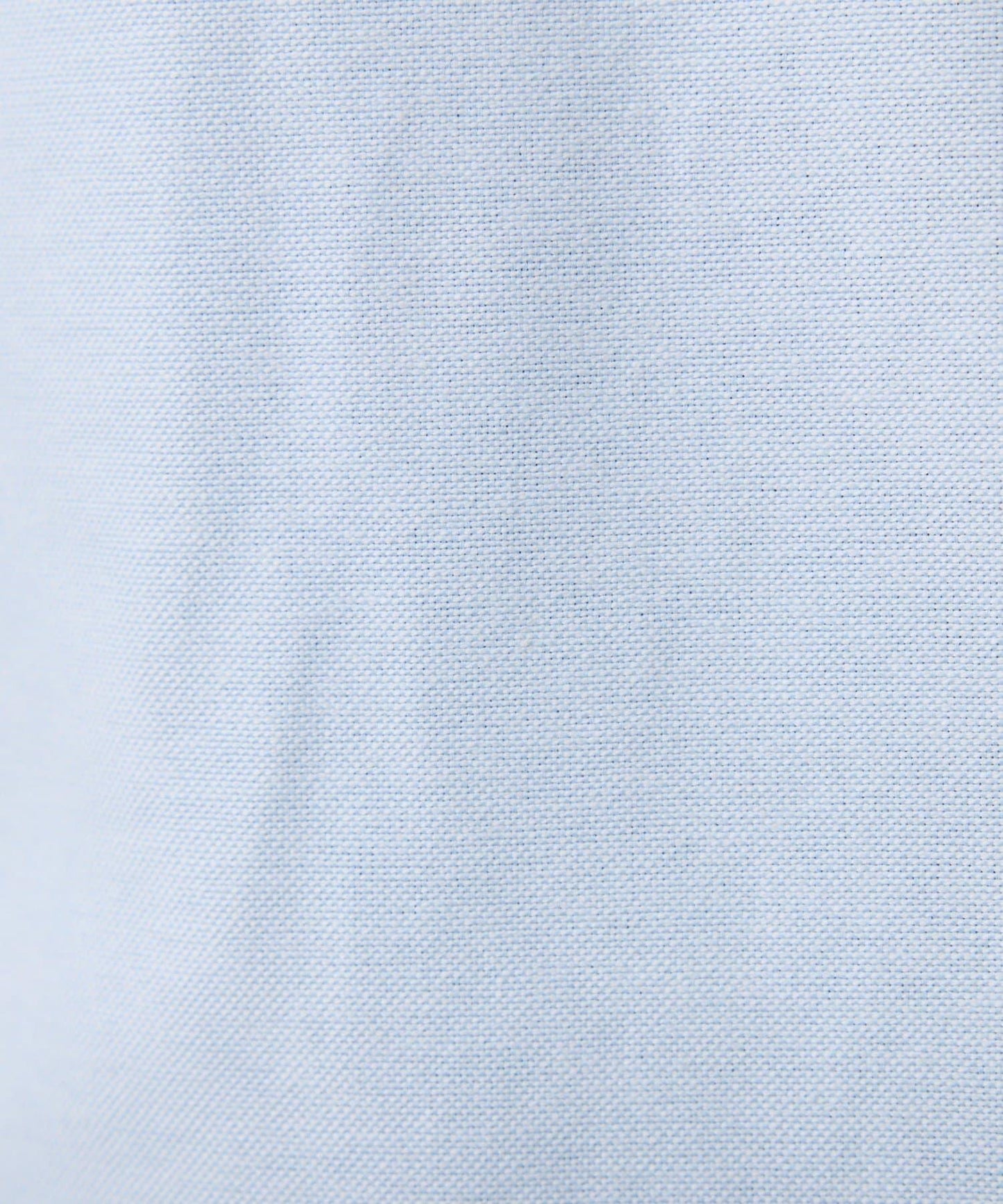 窄領帶裝飾寬鬆襯衫