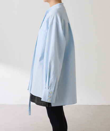 窄領帶裝飾寬鬆襯衫