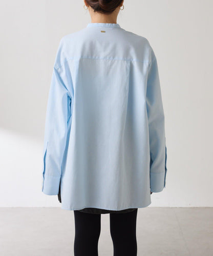 窄領帶裝飾寬鬆襯衫