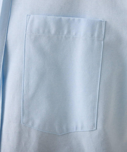 窄領帶裝飾寬鬆襯衫