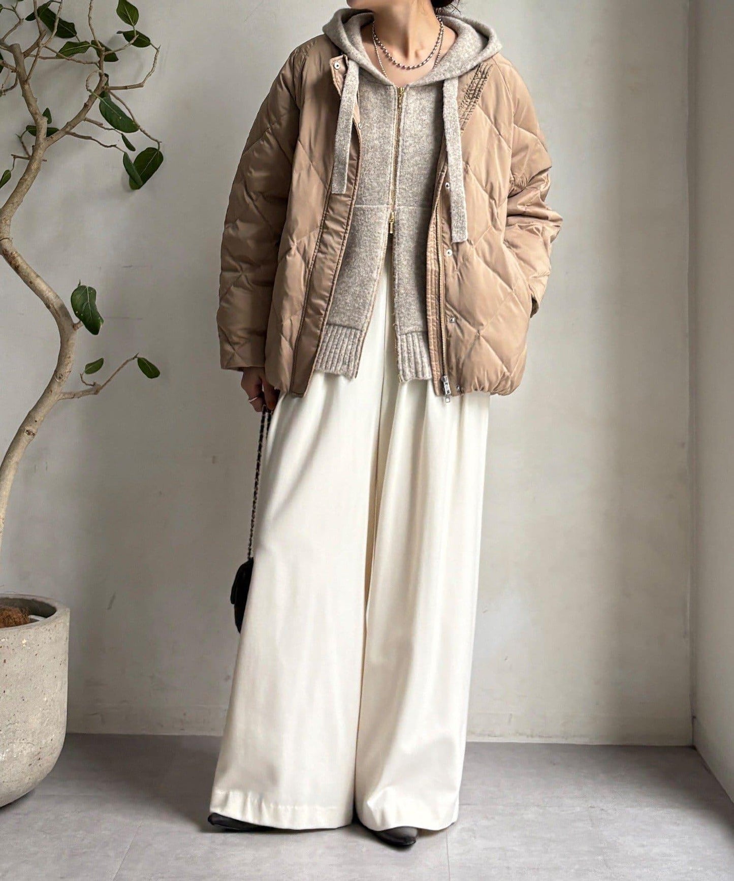 彈力塔夫綢羅紋袖短款羽絨服