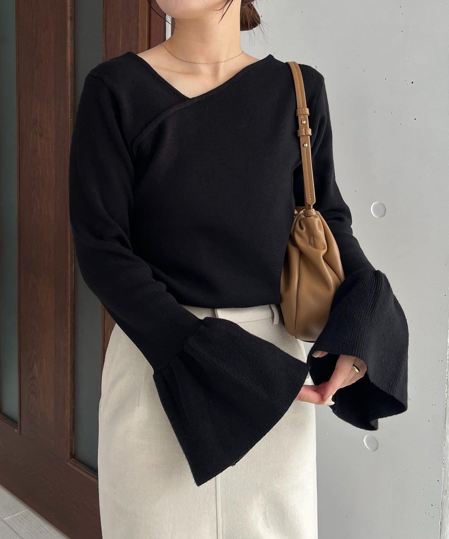 CAPRICIEUX LE'MAGE 喇叭袖 不對稱領 針織上衣