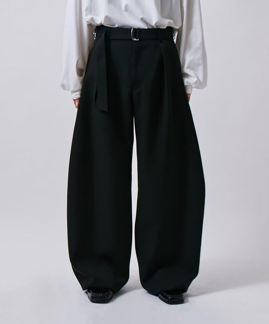 配腰帶雙層布氣球弧形休閒褲