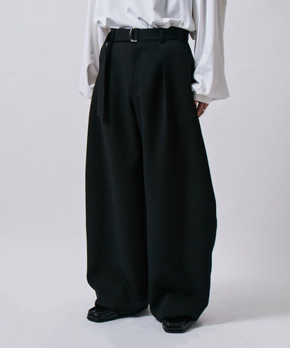 配腰帶雙層布氣球弧形休閒褲