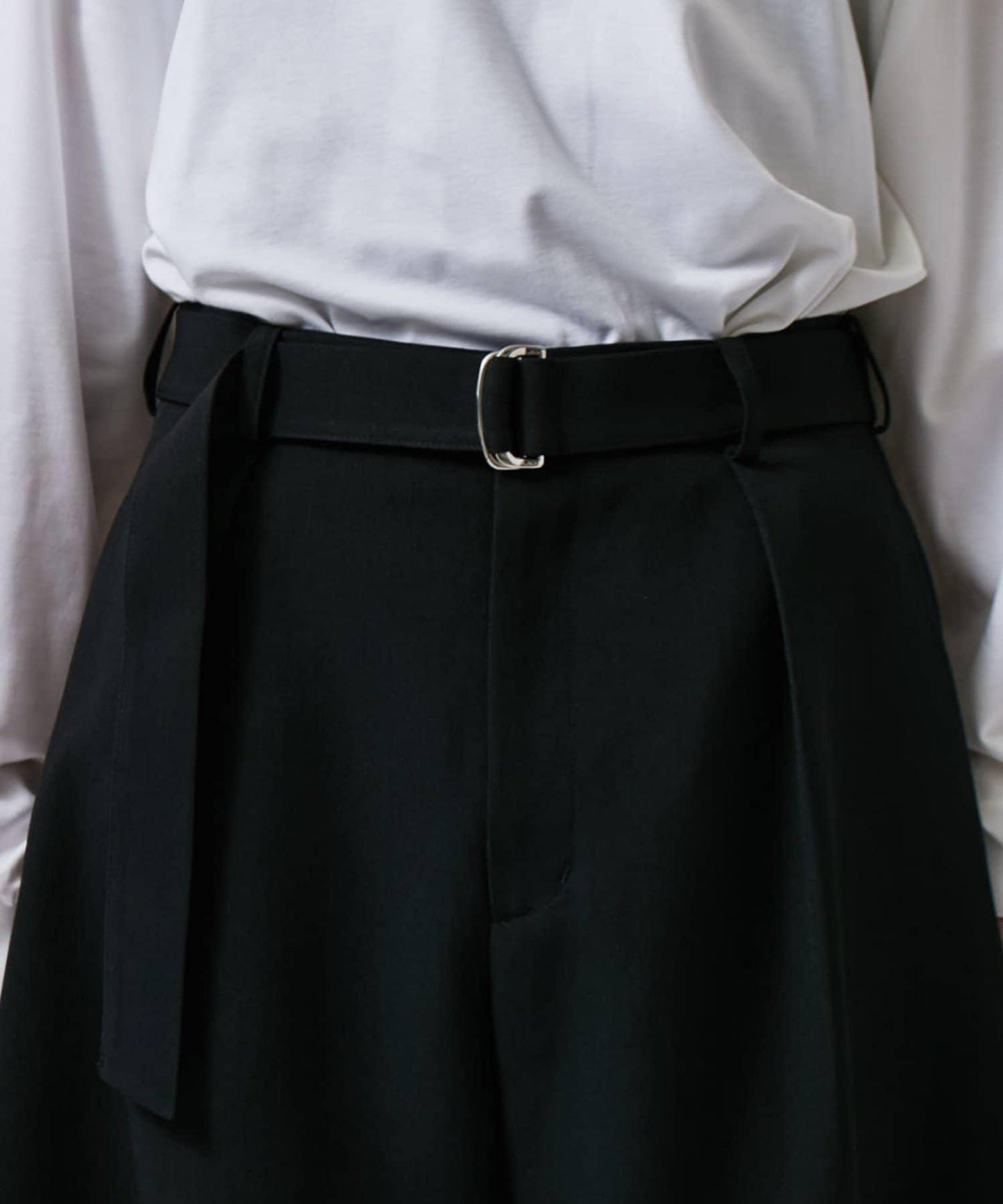 配腰帶雙層布氣球弧形休閒褲