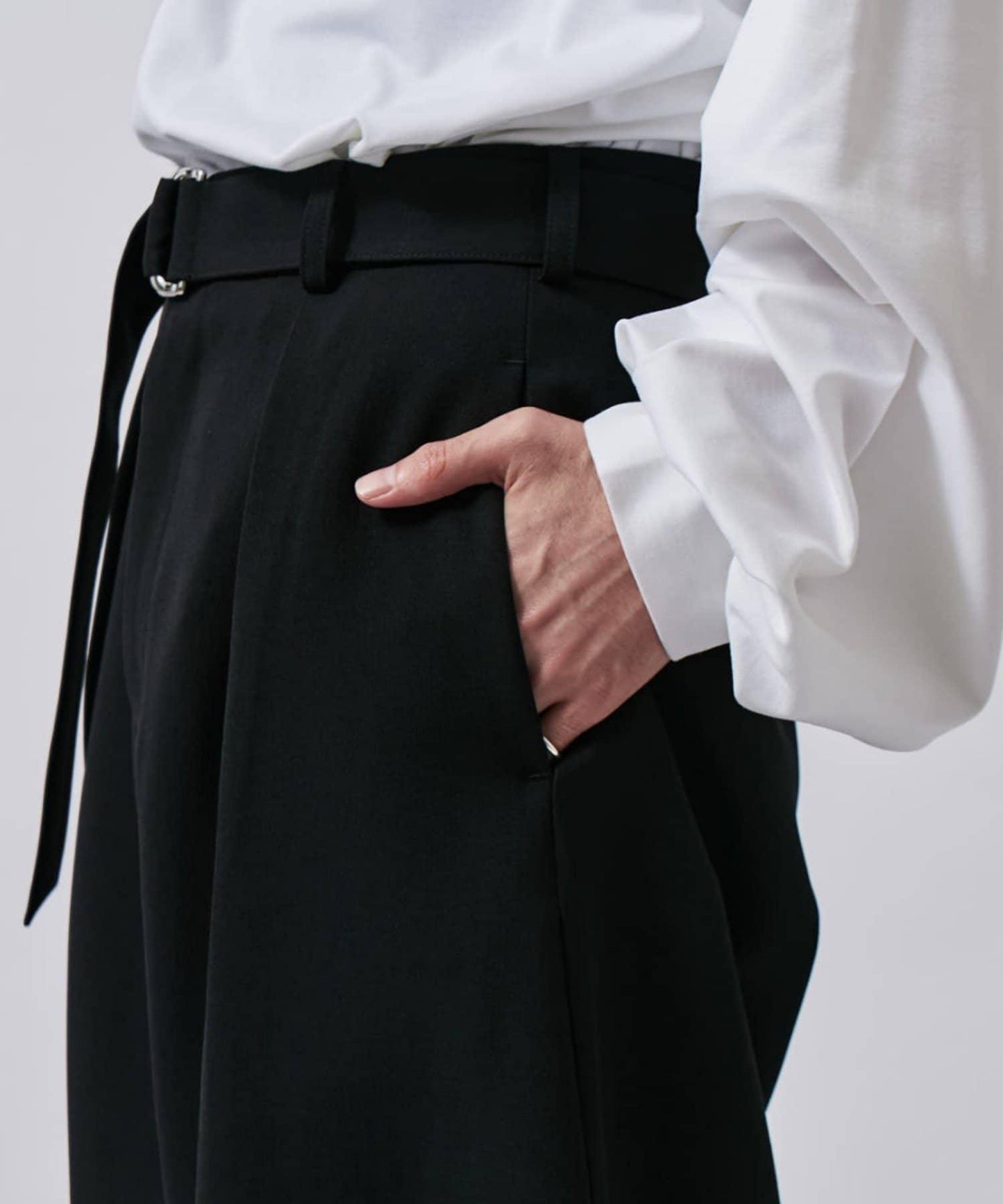 配腰帶雙層布氣球弧形休閒褲