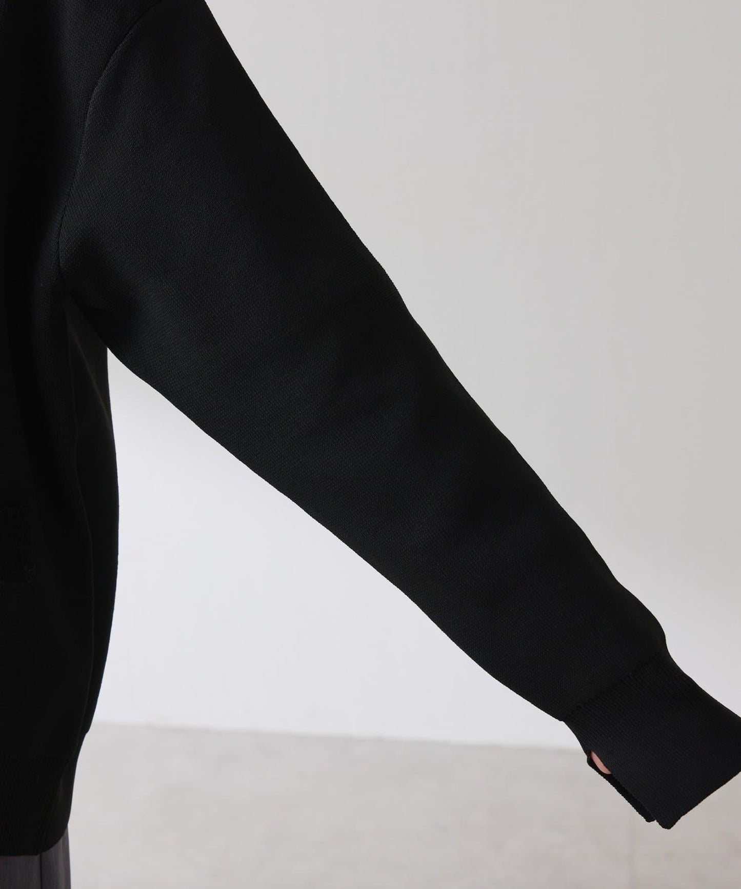 【輕盈/顯氣質】半米蘭針織開衫