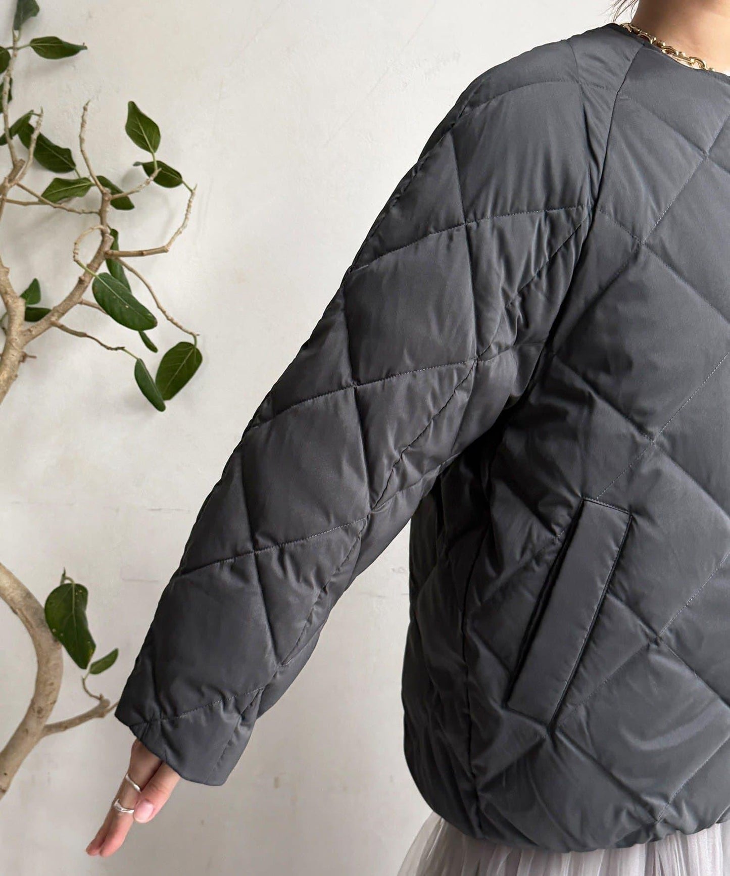 彈力塔夫綢羅紋袖短款羽絨服