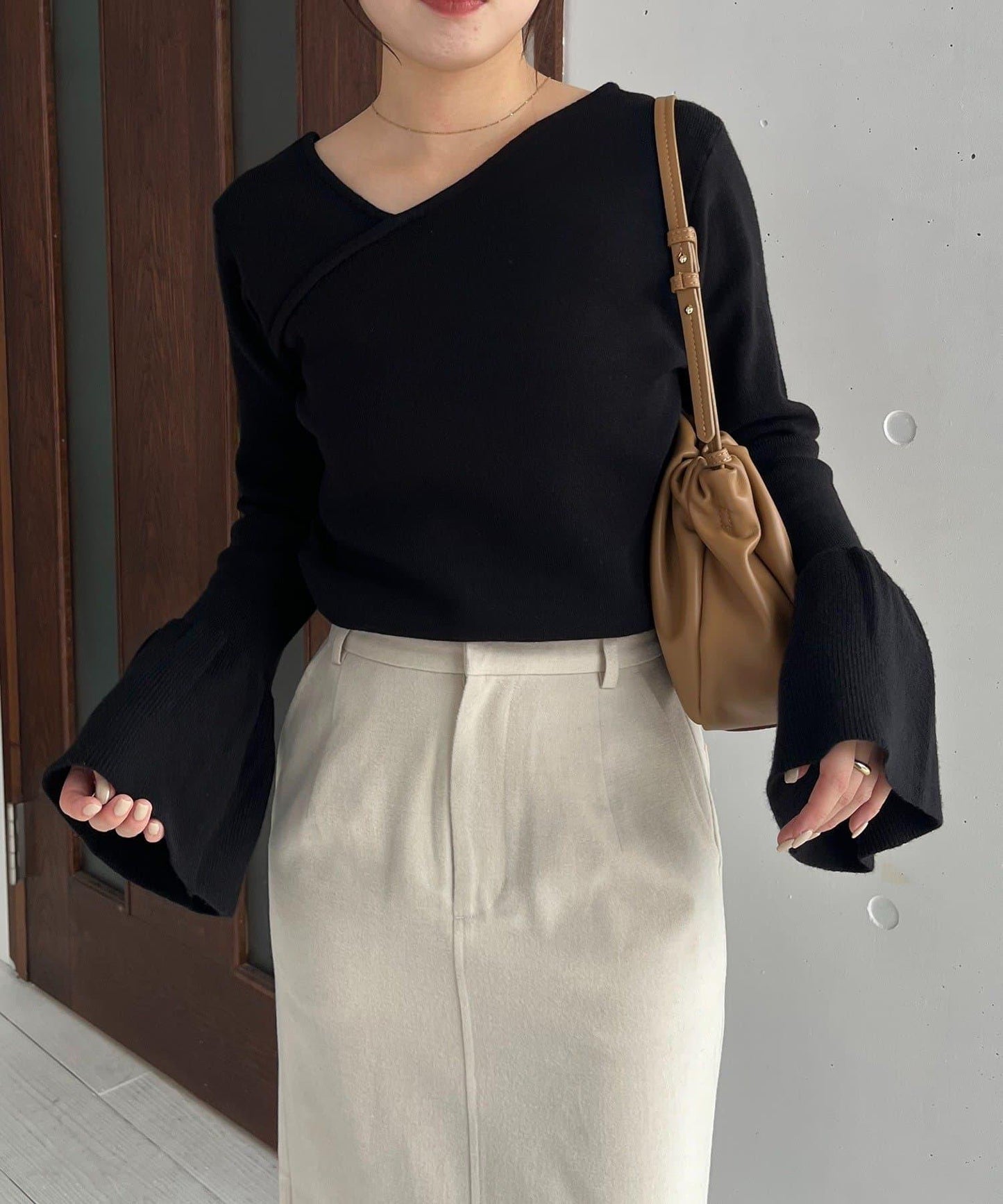 CAPRICIEUX LE'MAGE 喇叭袖 不對稱領 針織上衣