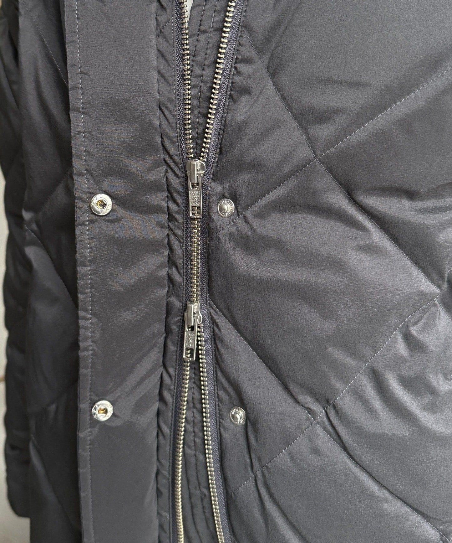 彈力塔夫綢羅紋袖短款羽絨服