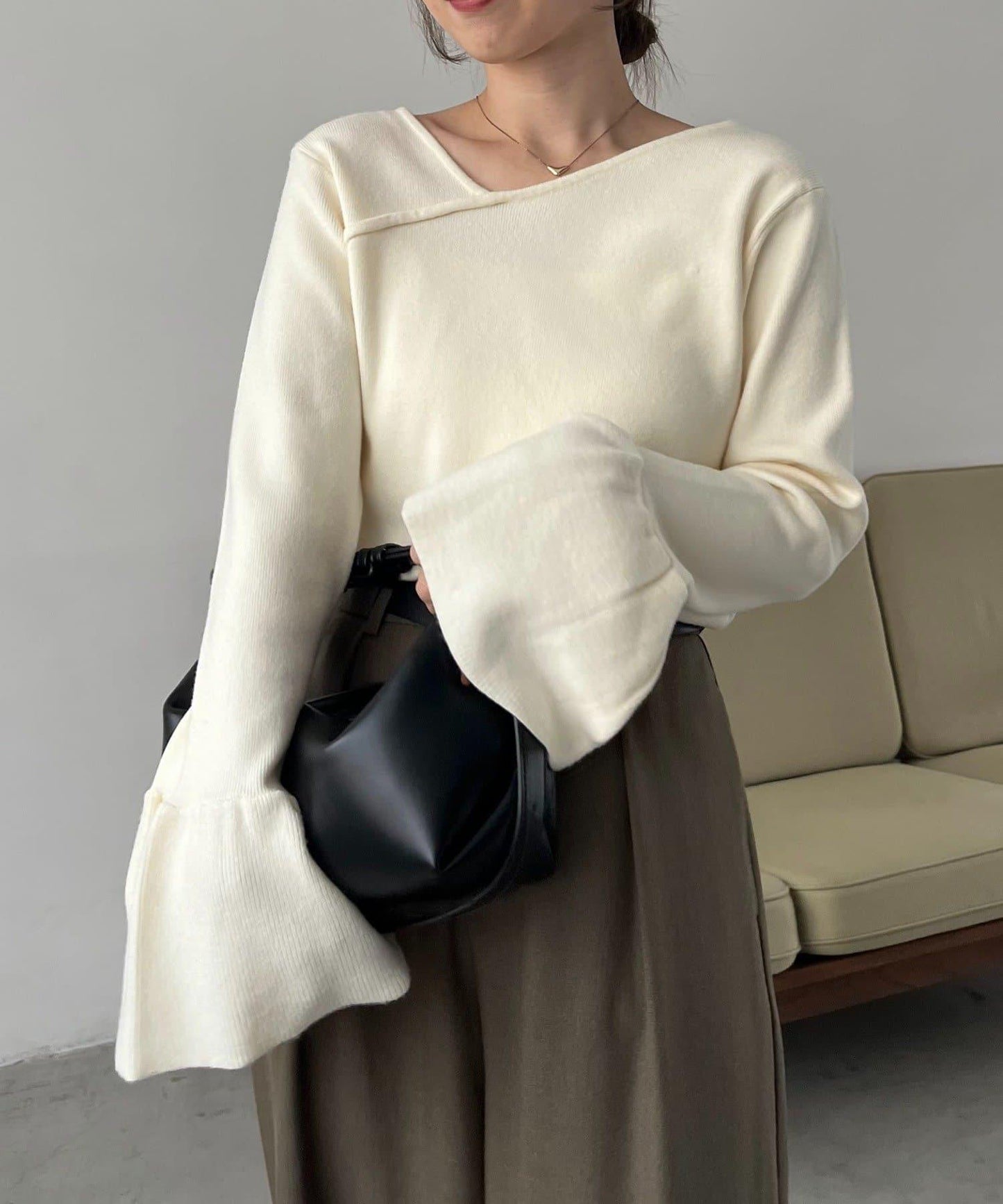 CAPRICIEUX LE'MAGE 喇叭袖 不對稱領 針織上衣