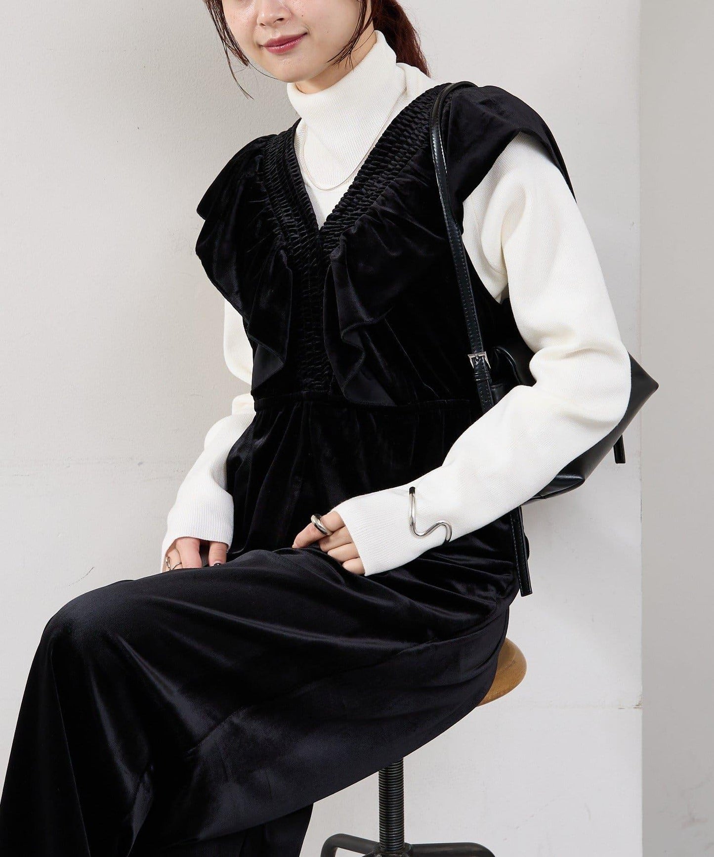 天鵝絨荷葉邊連體褲