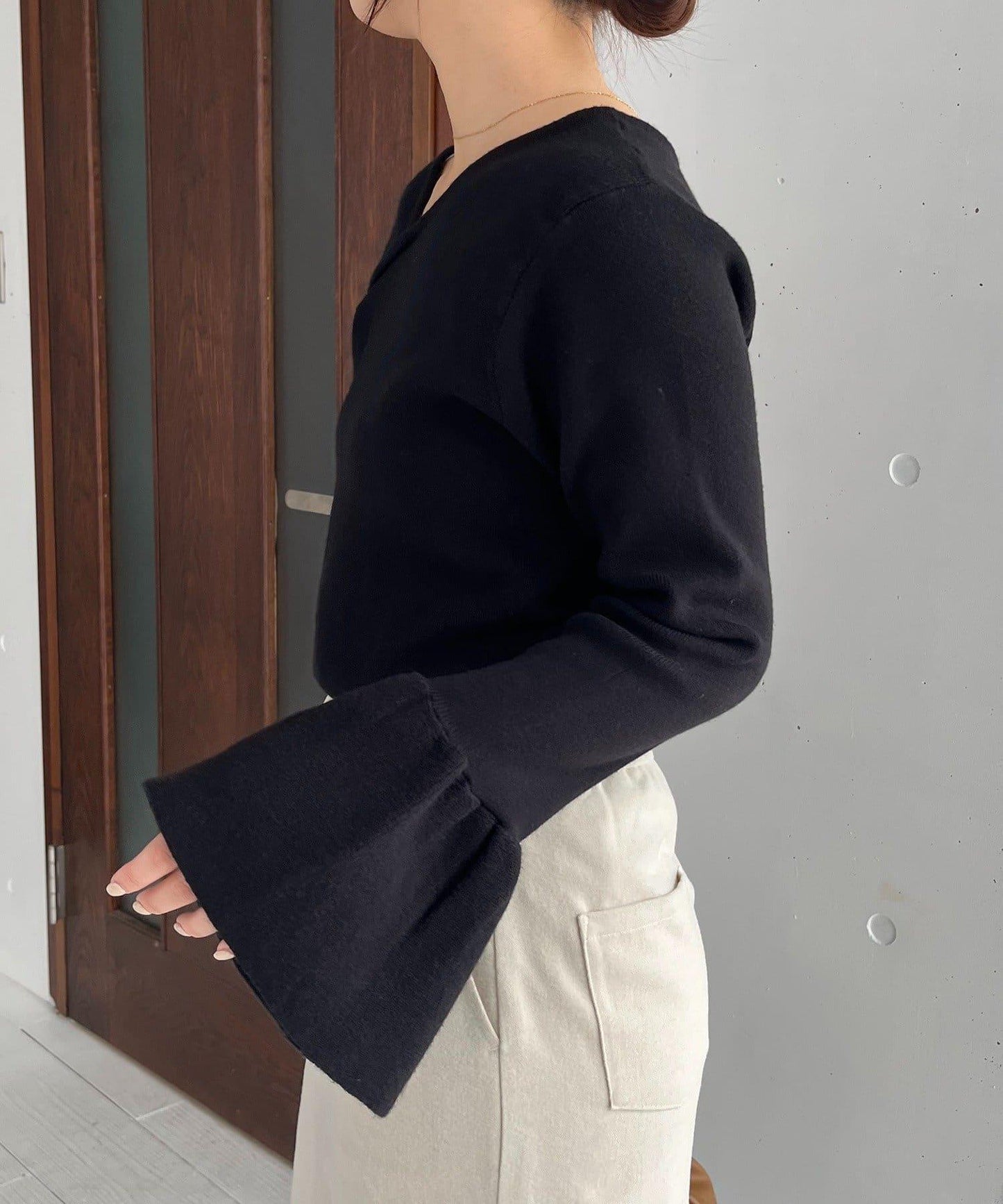 CAPRICIEUX LE'MAGE 喇叭袖 不對稱領 針織上衣