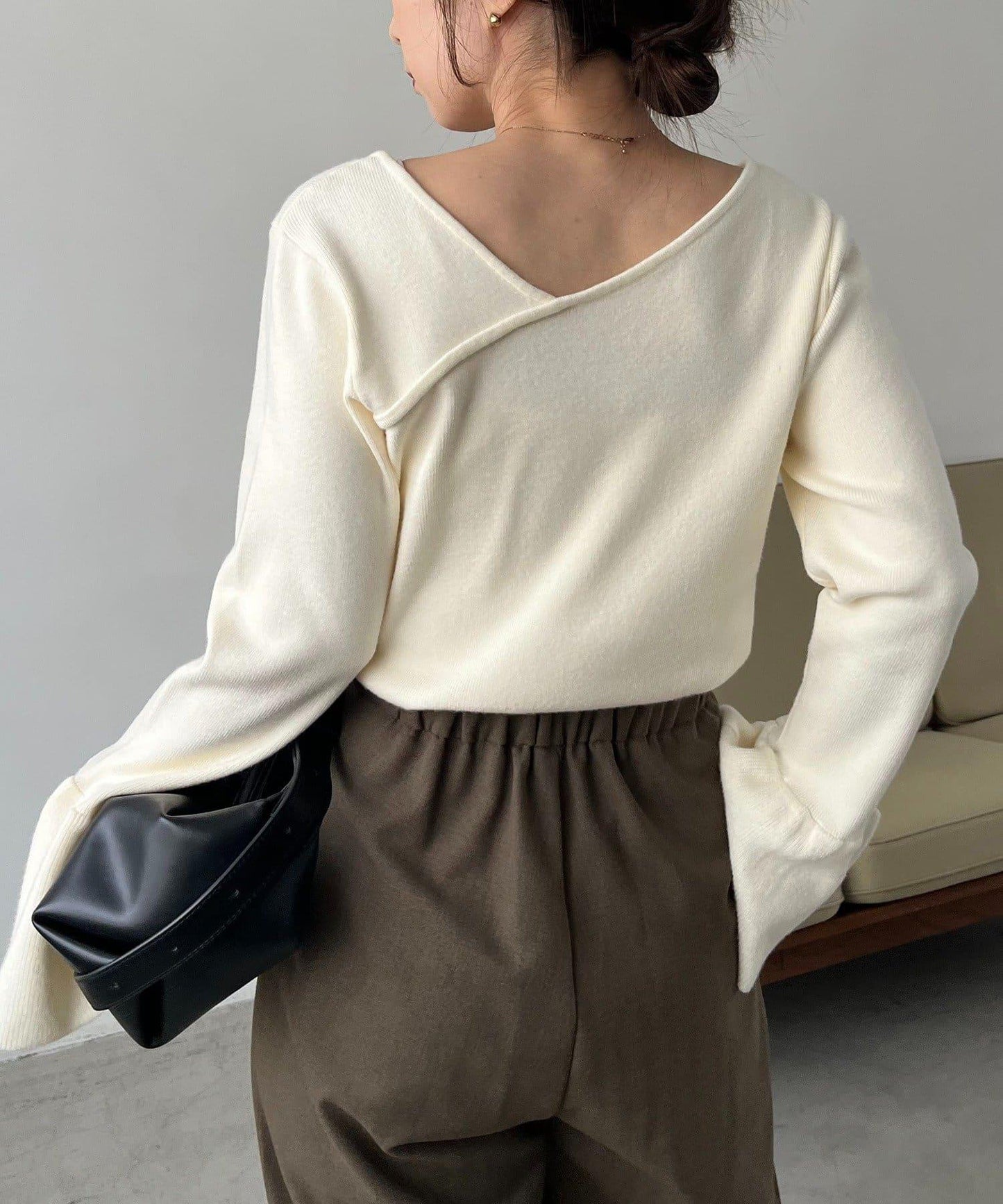 CAPRICIEUX LE'MAGE 喇叭袖 不對稱領 針織上衣