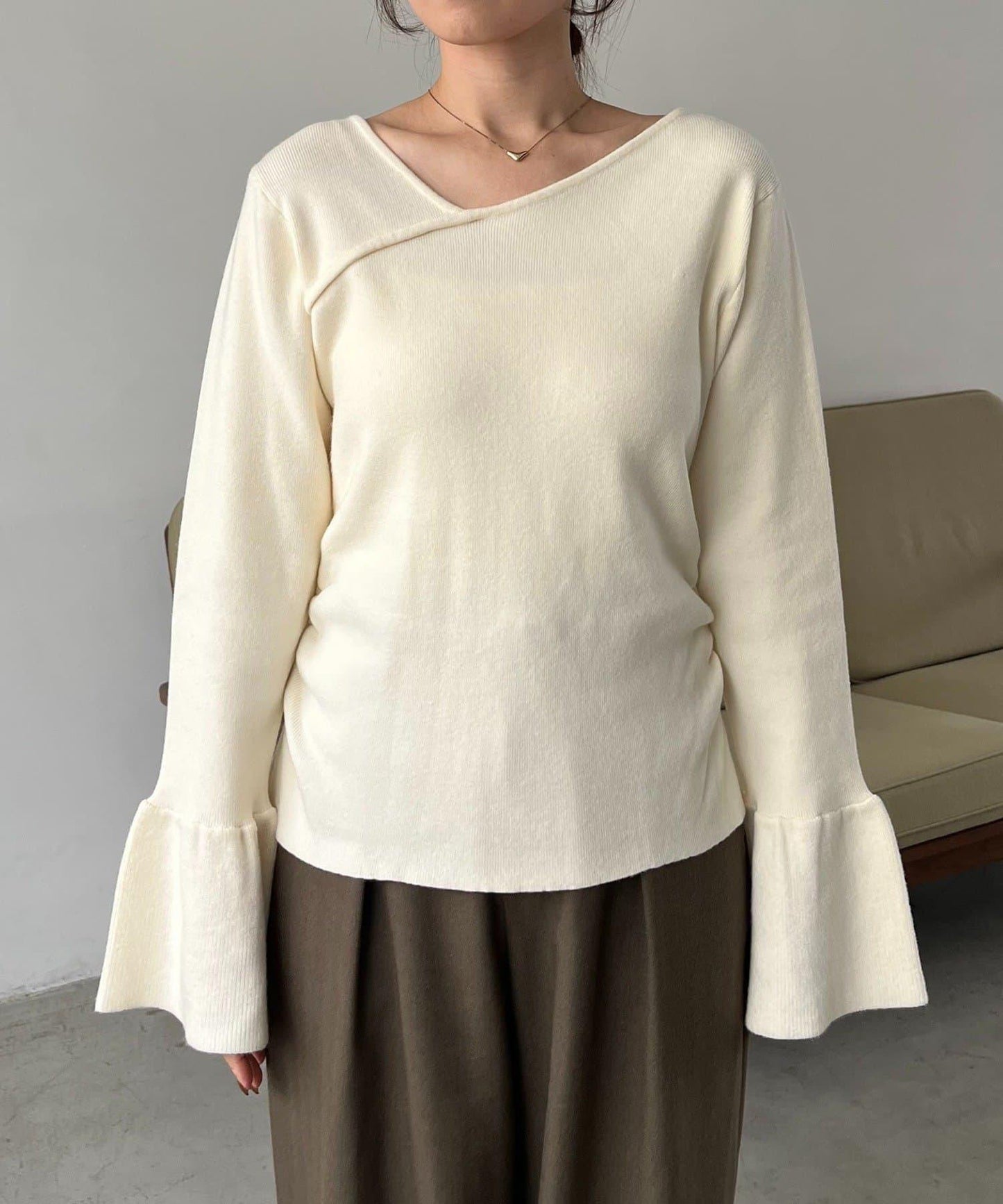 CAPRICIEUX LE'MAGE 喇叭袖 不對稱領 針織上衣