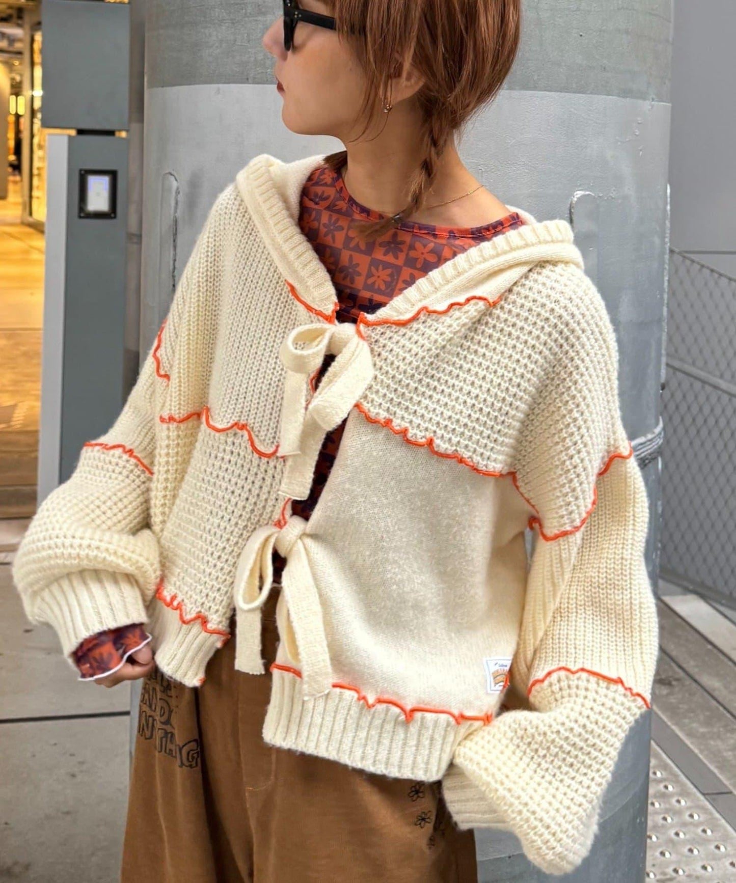 ★【HELLO.SANFRANCISCO/ハローサンフランシスコ】拼色荷葉邊拼接連帽開衫