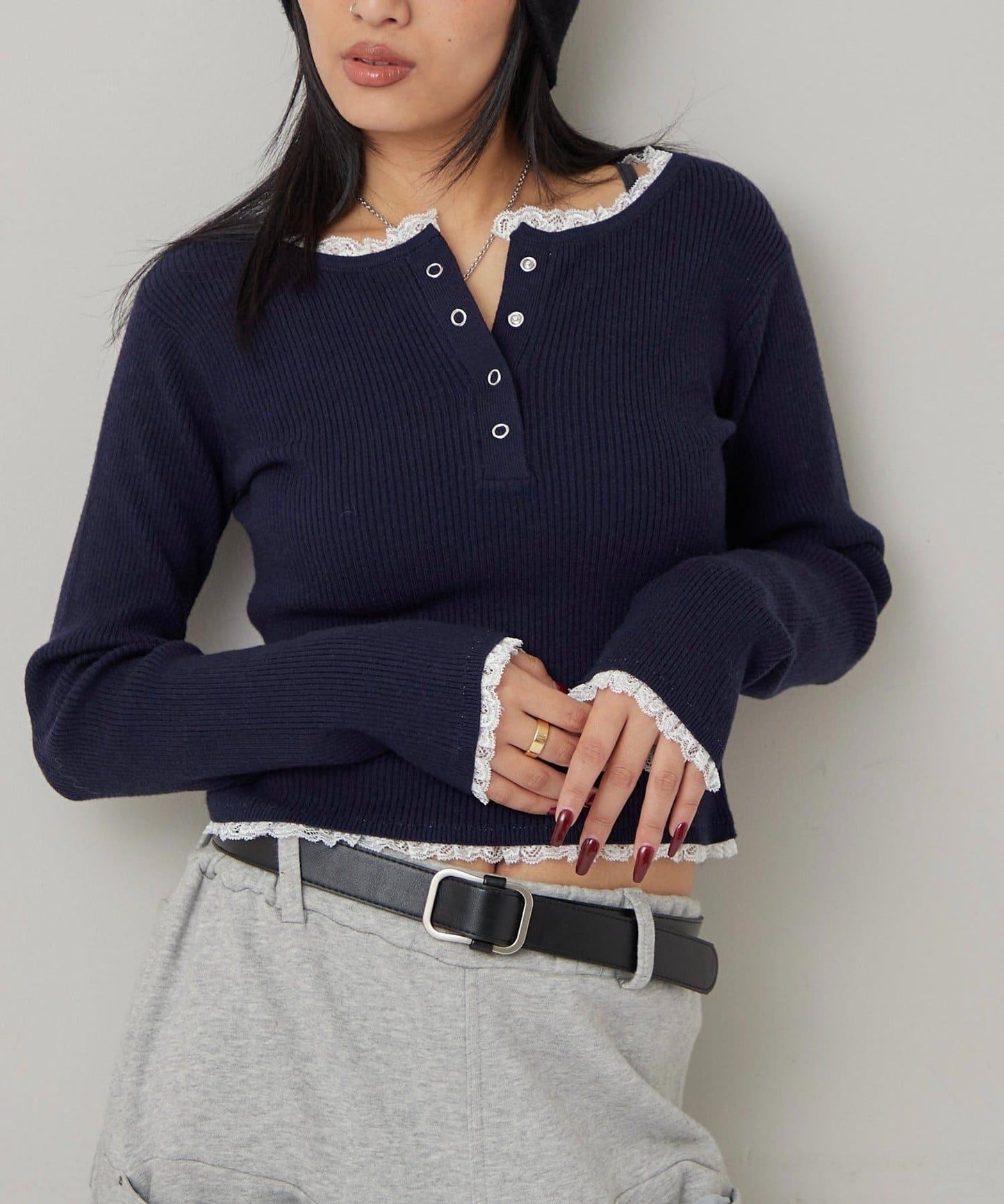 蕾絲拼接亨利領針織衫