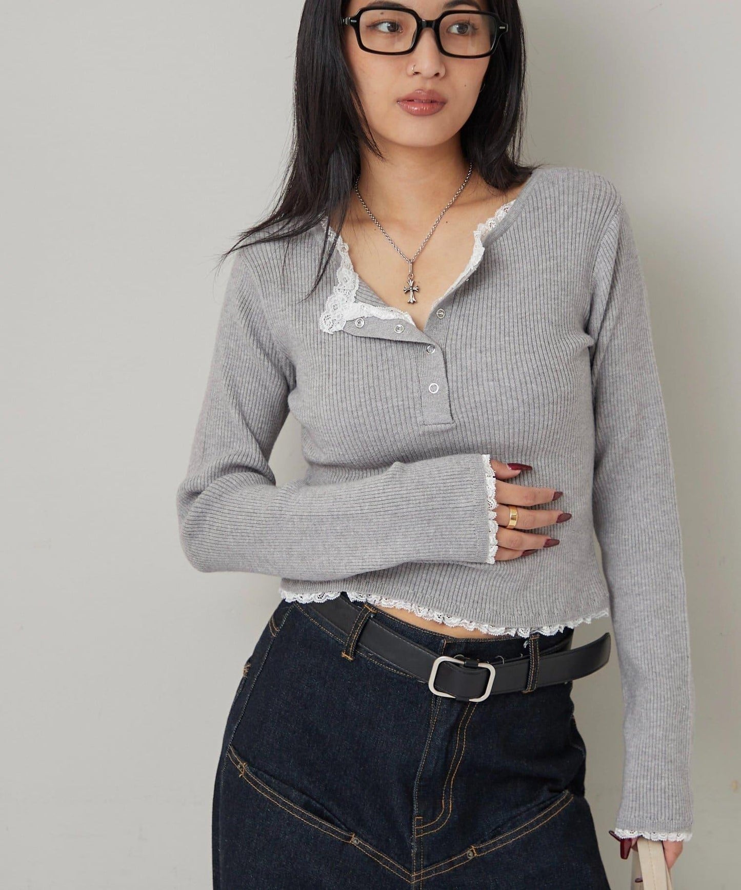蕾絲拼接亨利領針織衫