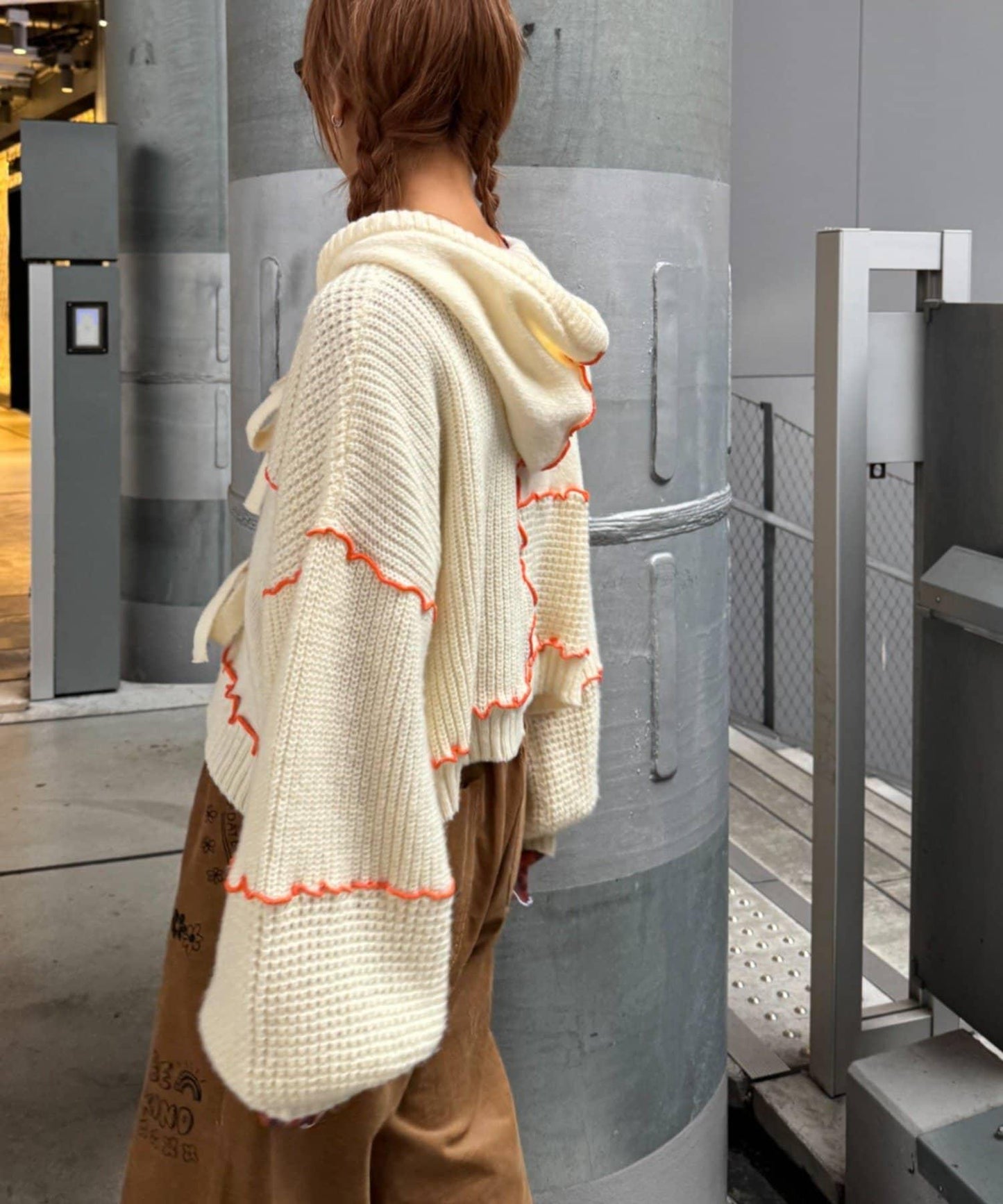 ★【HELLO.SANFRANCISCO/ハローサンフランシスコ】拼色荷葉邊拼接連帽開衫