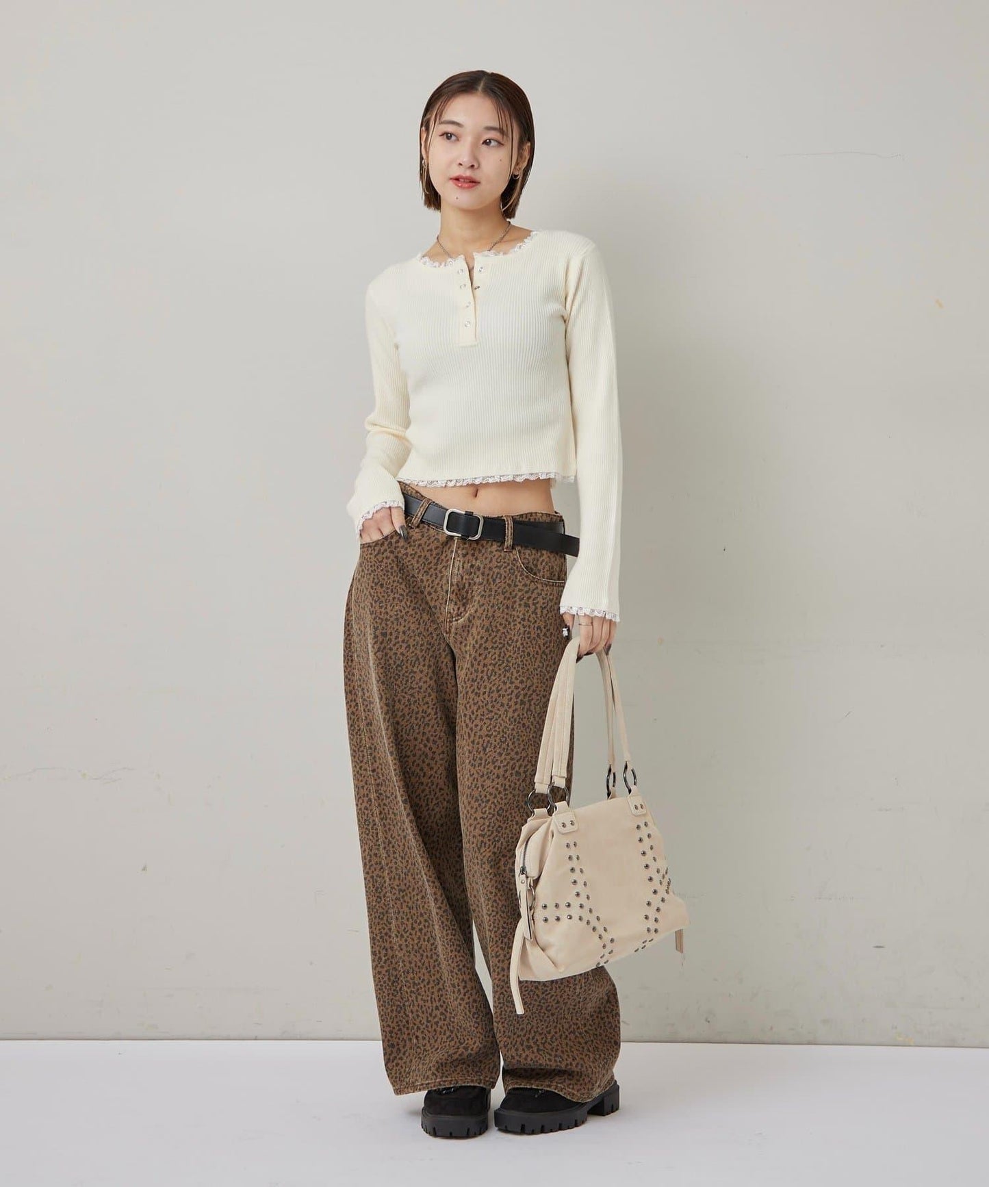 蕾絲拼接亨利領針織衫