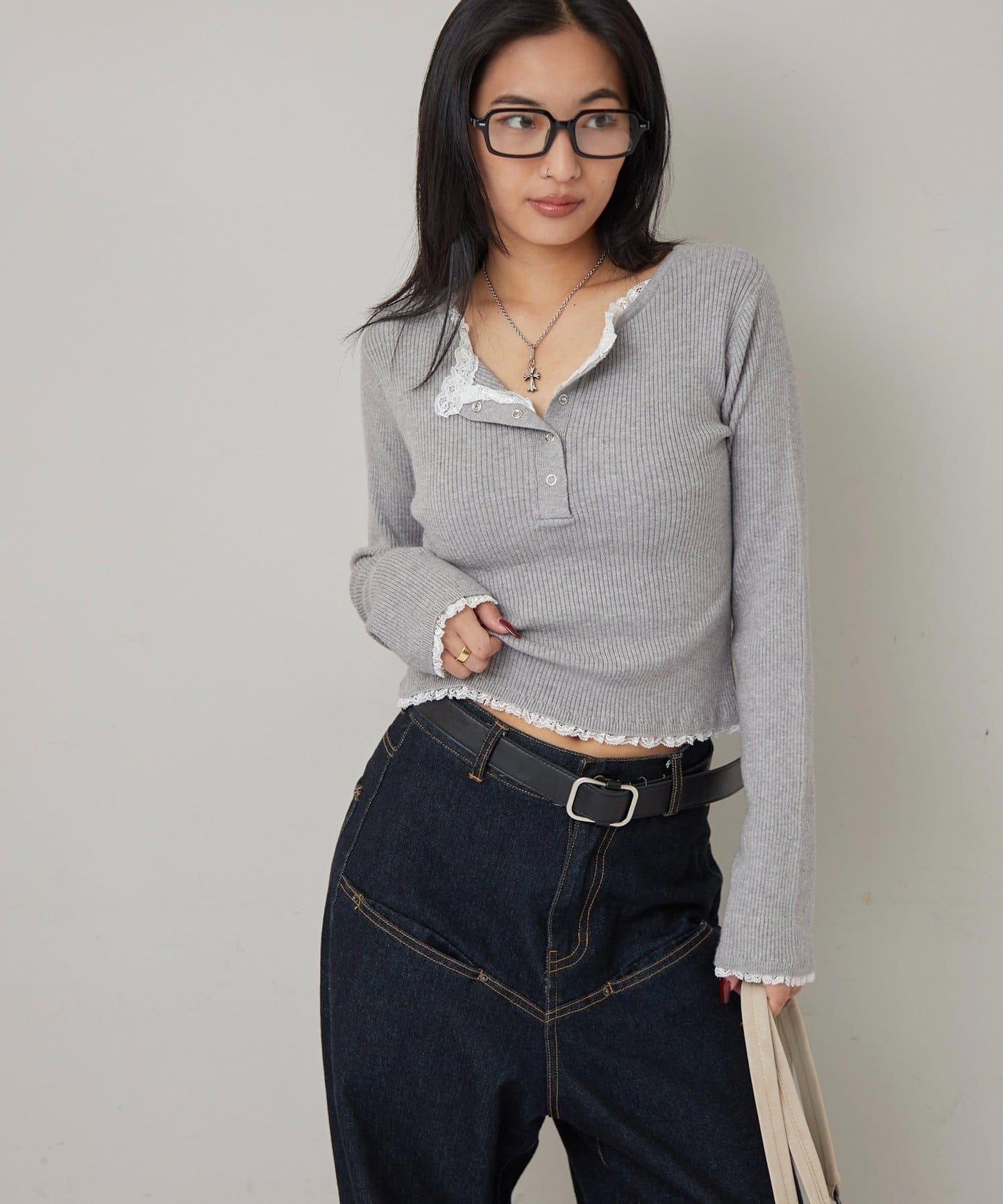 蕾絲拼接亨利領針織衫