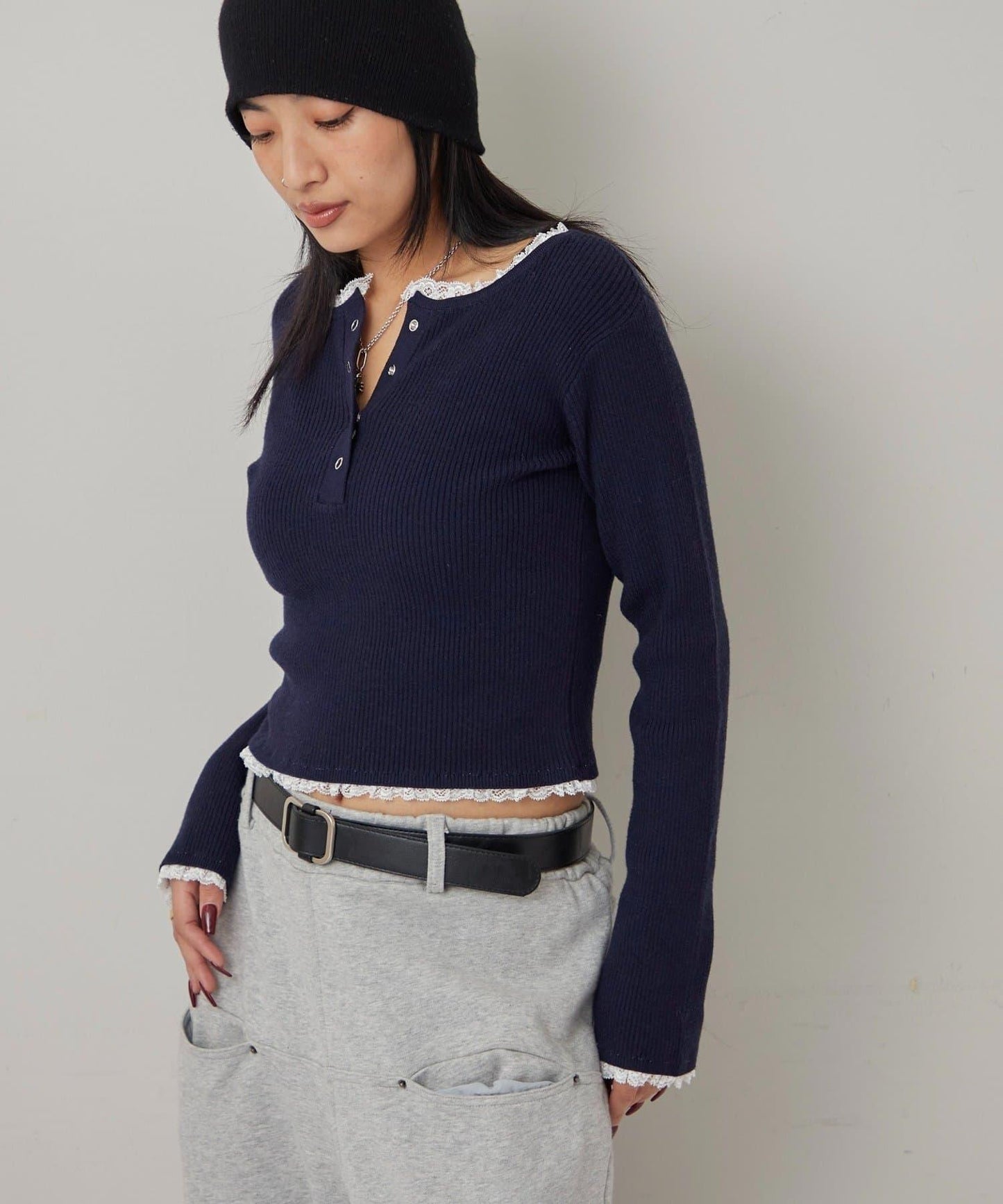 蕾絲拼接亨利領針織衫