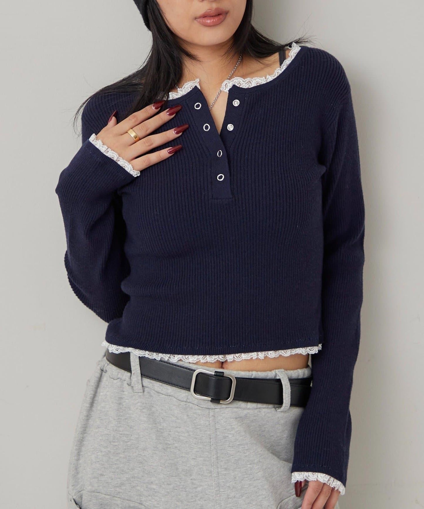 蕾絲拼接亨利領針織衫