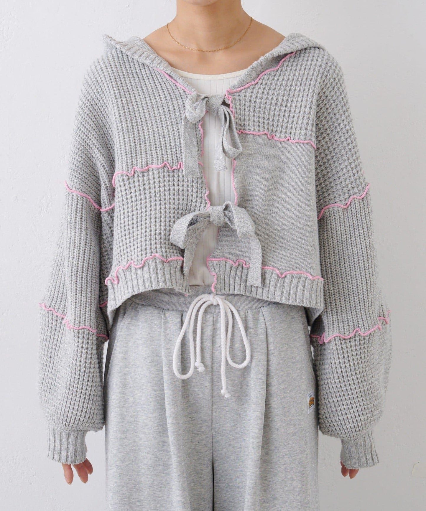 ★【HELLO.SANFRANCISCO/ハローサンフランシスコ】拼色荷葉邊拼接連帽開衫