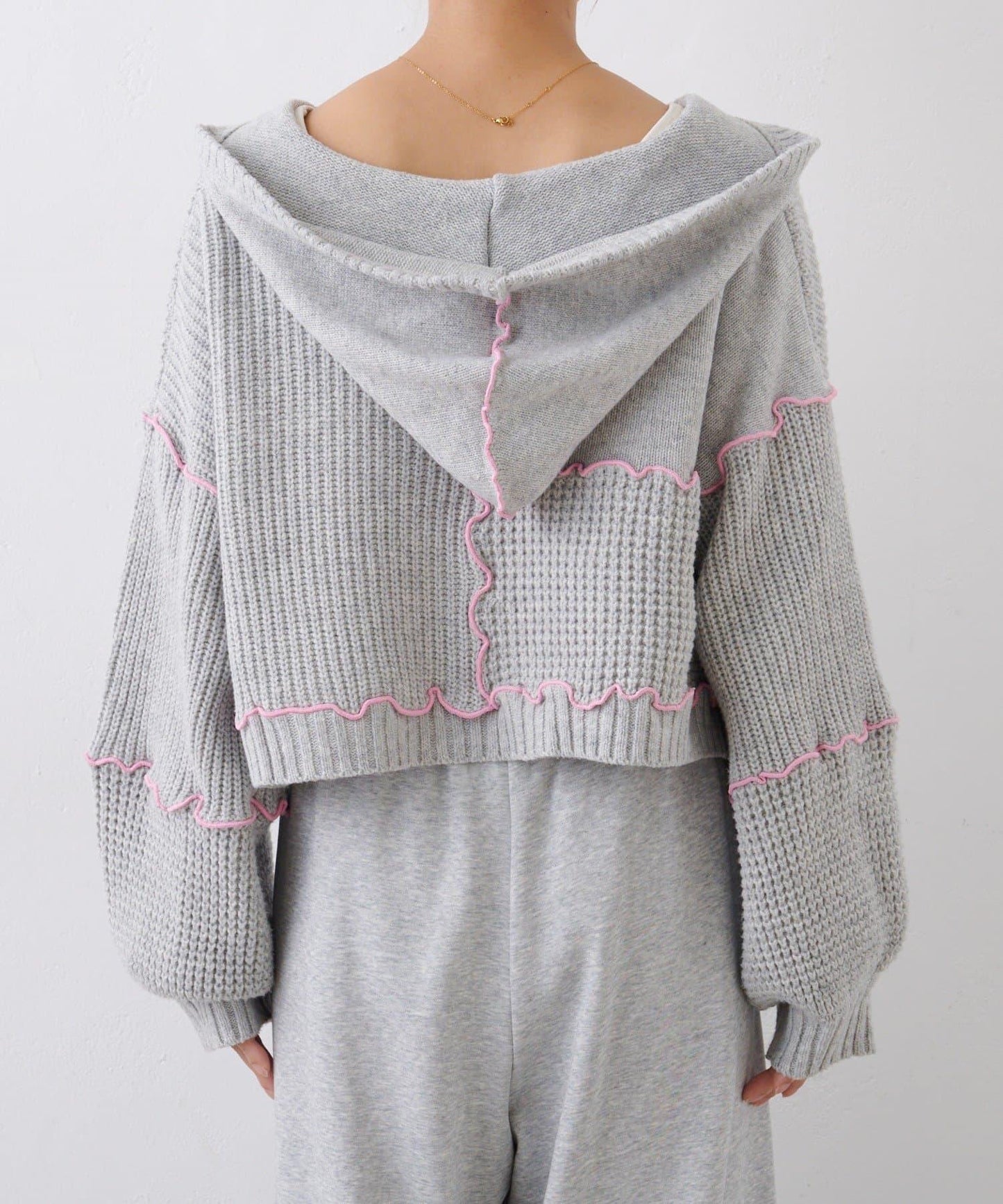 ★【HELLO.SANFRANCISCO/ハローサンフランシスコ】拼色荷葉邊拼接連帽開衫