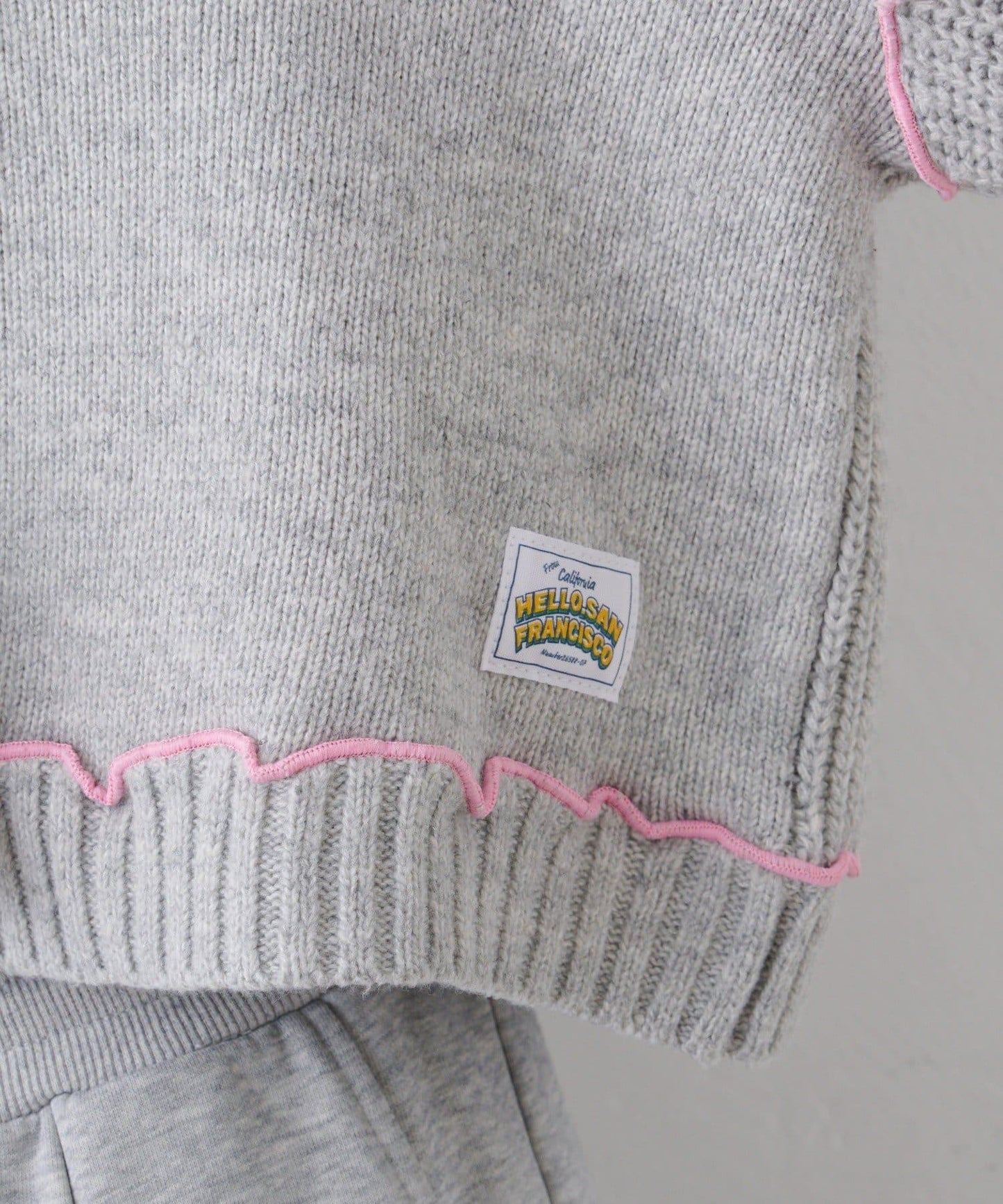 ★【HELLO.SANFRANCISCO/ハローサンフランシスコ】拼色荷葉邊拼接連帽開衫