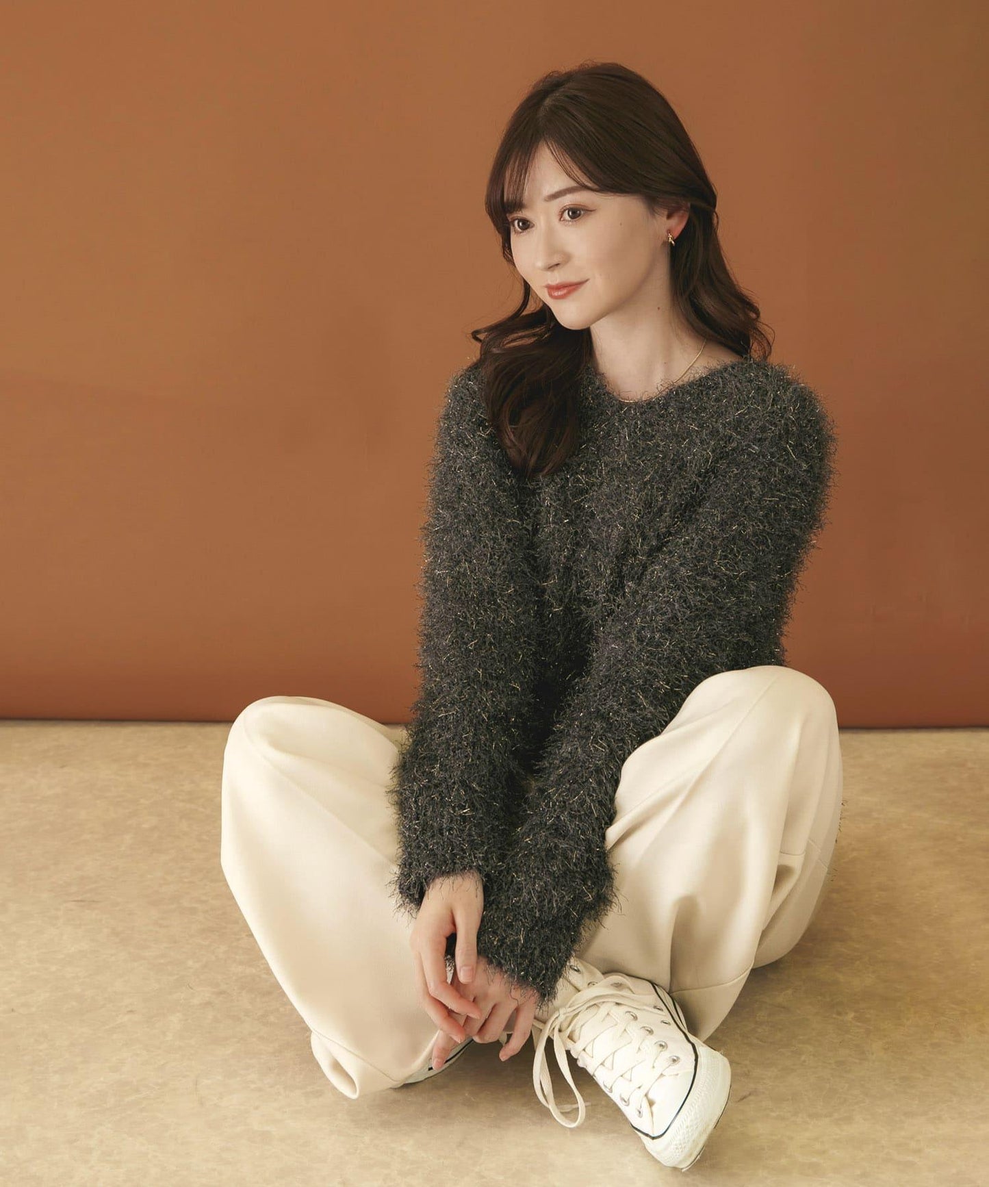 V領亮絲流蘇毛衣