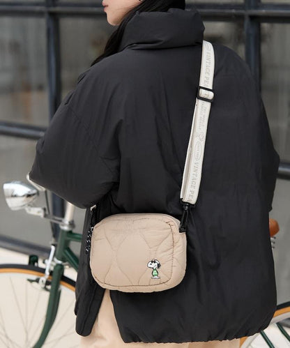 [《PEANUTS》] 絎縫小號單肩包