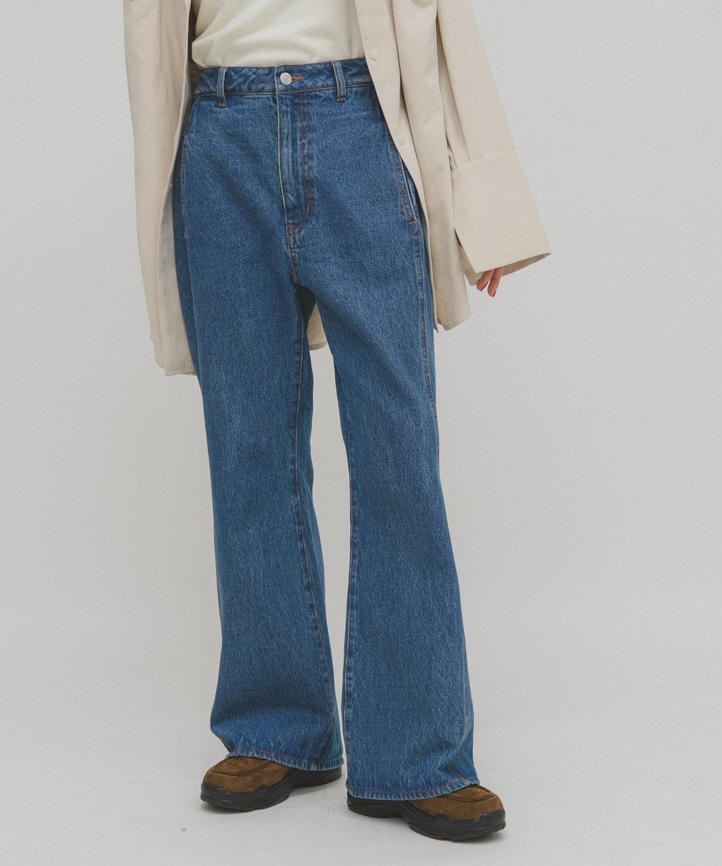 拼接口袋喇叭牛仔褲