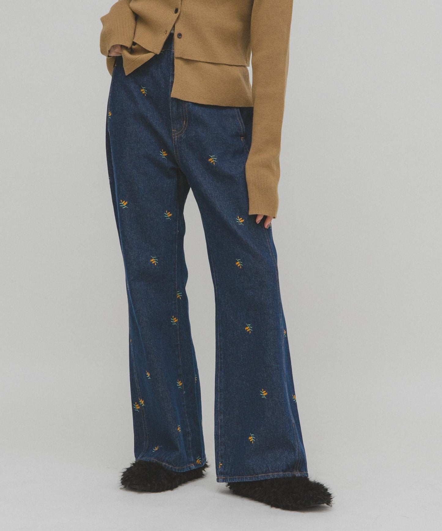 拼接口袋喇叭牛仔褲