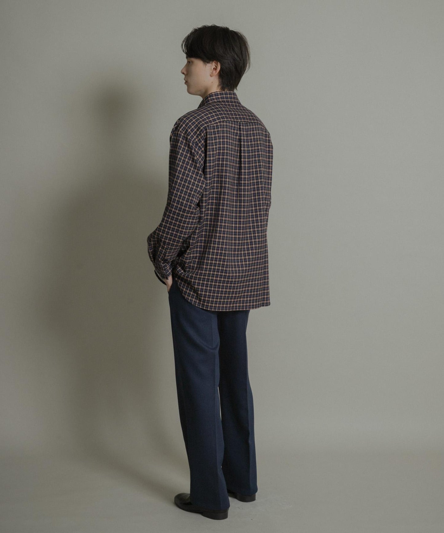 微妙色調長袖法蘭絨襯衫