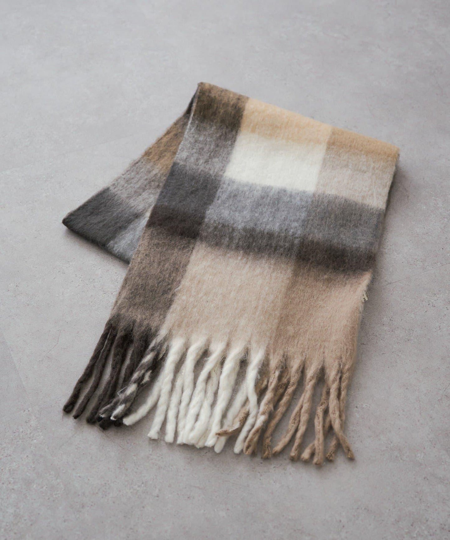 仿羊毛格紋流蘇圍巾