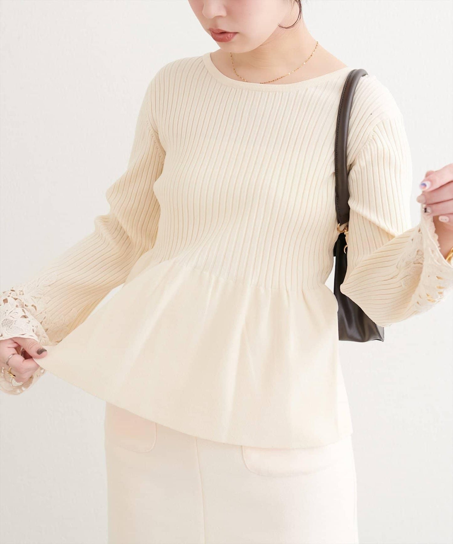 袖部蕾絲荷葉邊針織衫