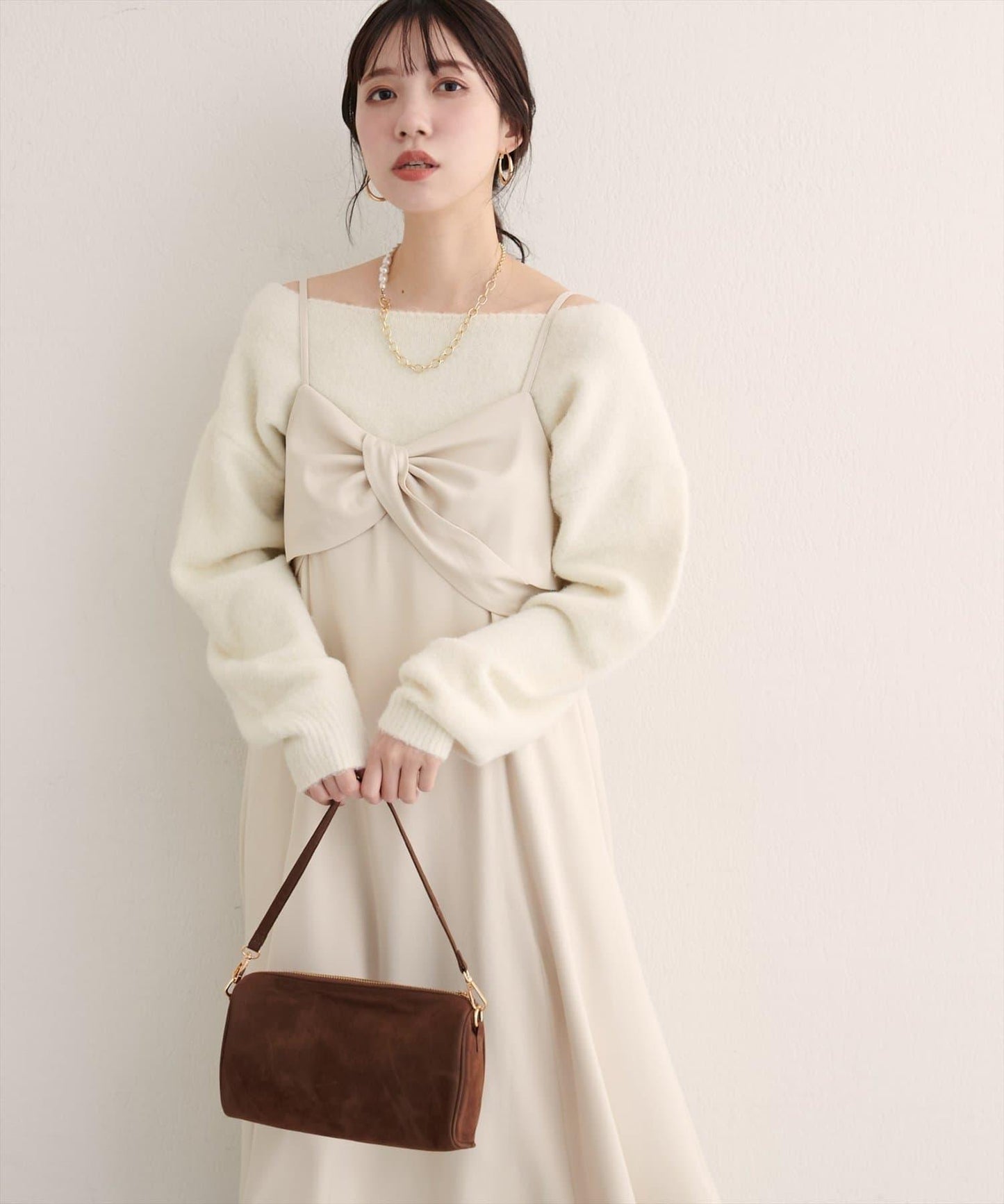 〈osono〉扭結蝴蝶結吊帶連衣裙