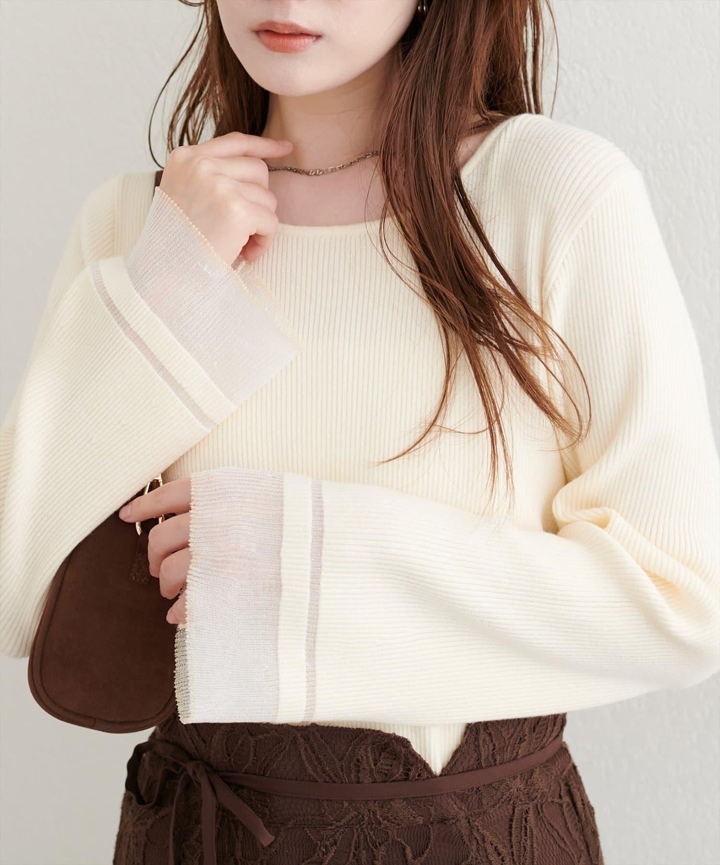 袖口透視喇叭袖針織衫