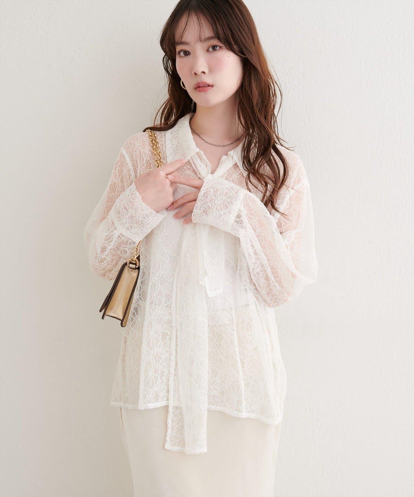 蕾絲蝴蝶結領襯衫