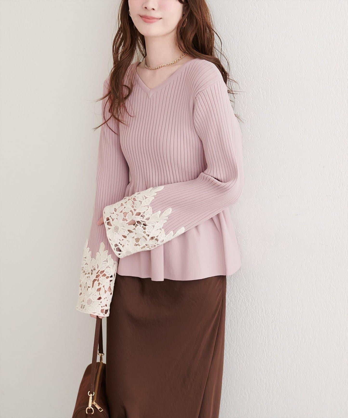 袖部蕾絲荷葉邊針織衫