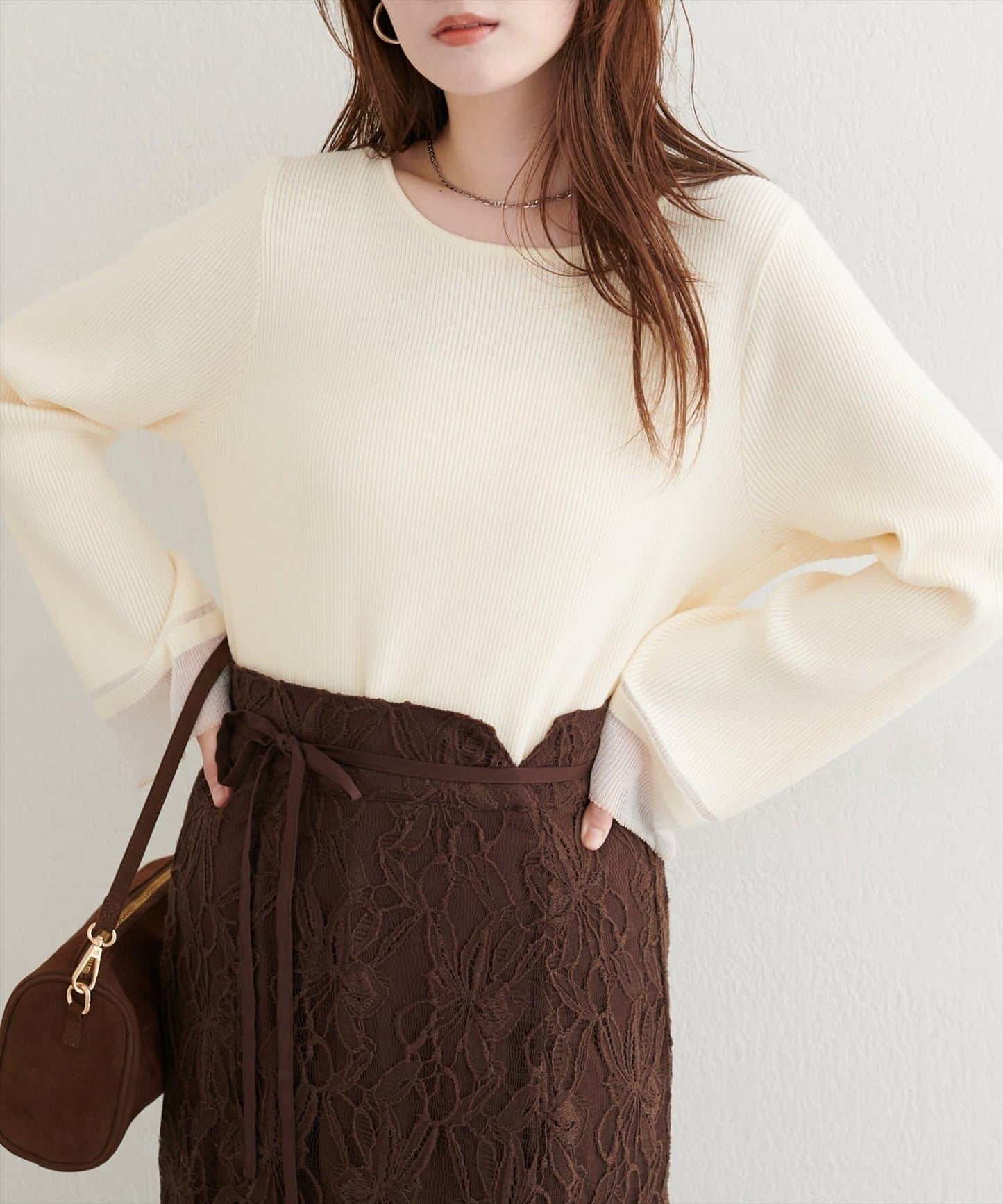 袖口透視喇叭袖針織衫