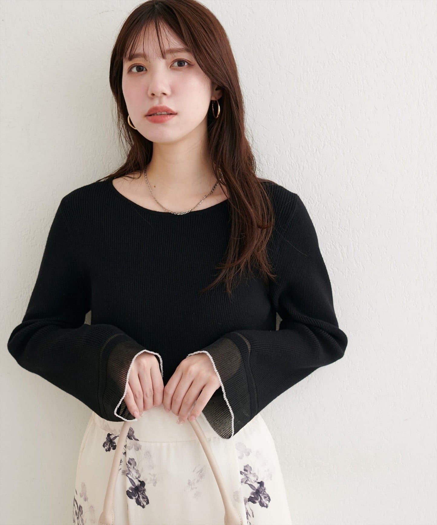 袖口透視喇叭袖針織衫