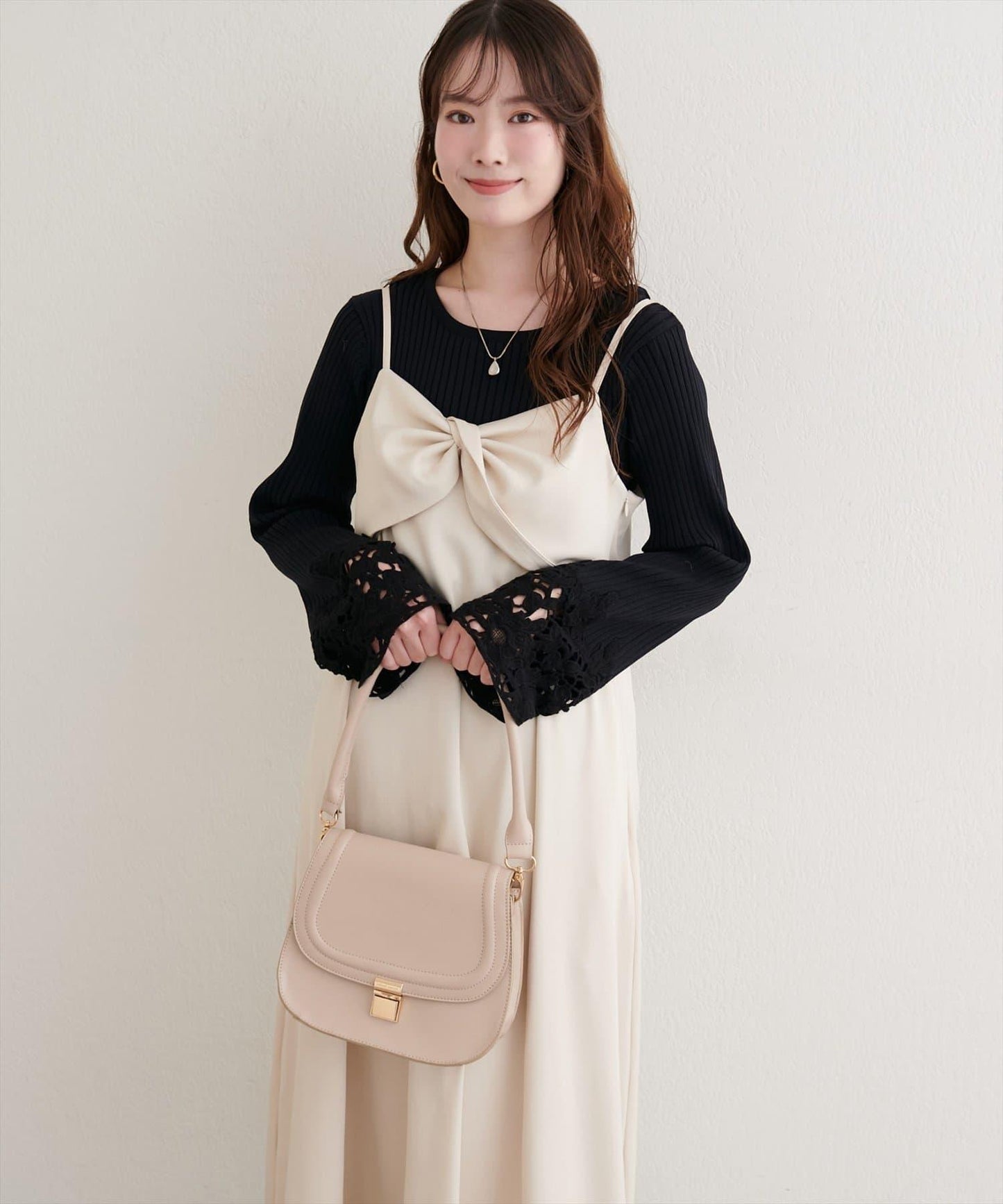 袖部蕾絲荷葉邊針織衫