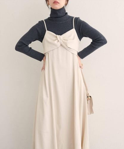 〈osono〉扭結蝴蝶結吊帶連衣裙