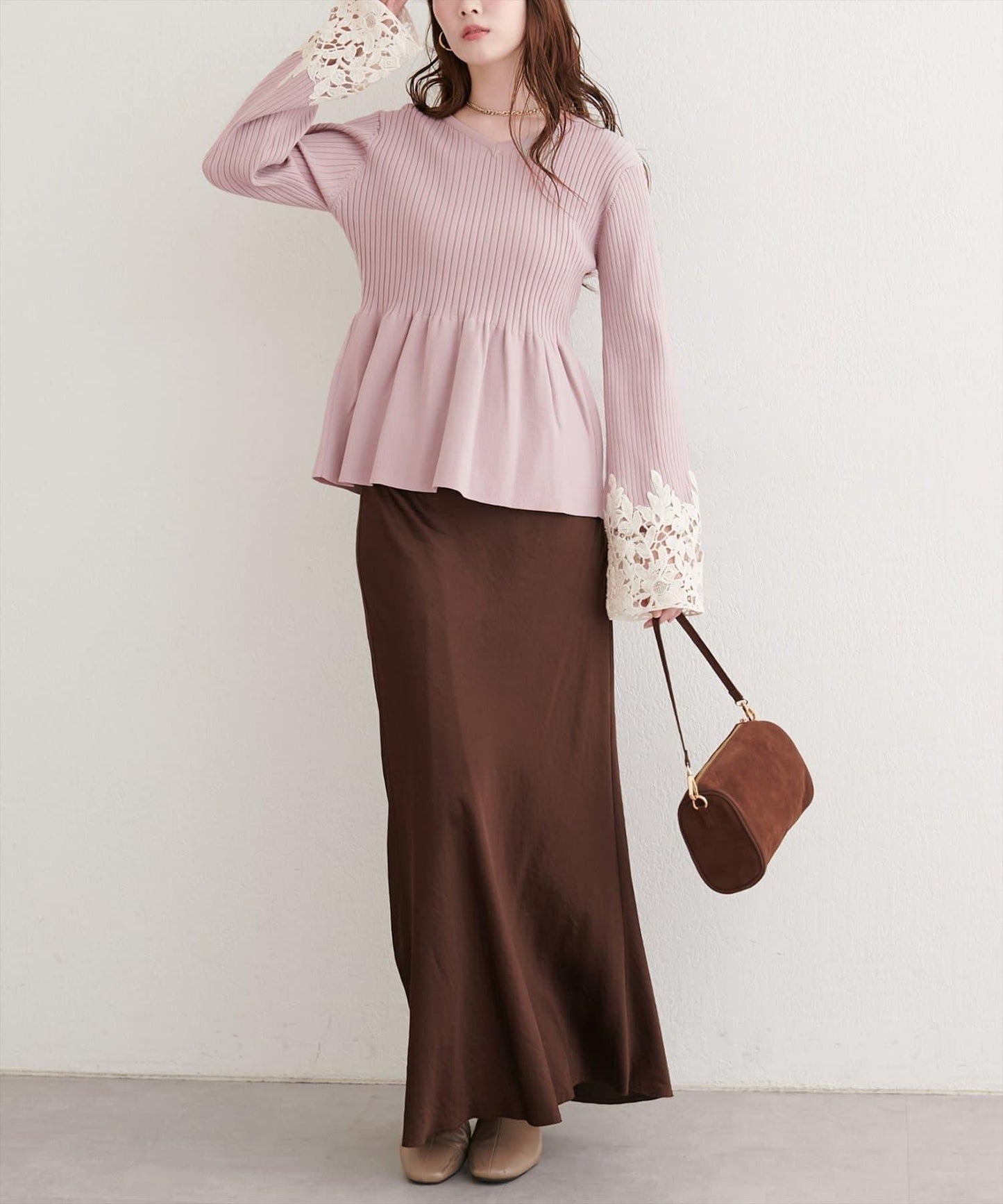 袖部蕾絲荷葉邊針織衫