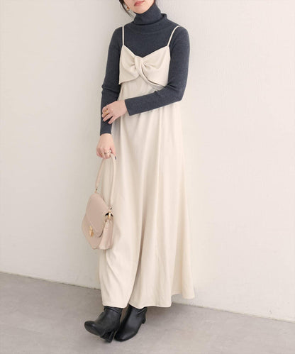 〈osono〉扭結蝴蝶結吊帶連衣裙