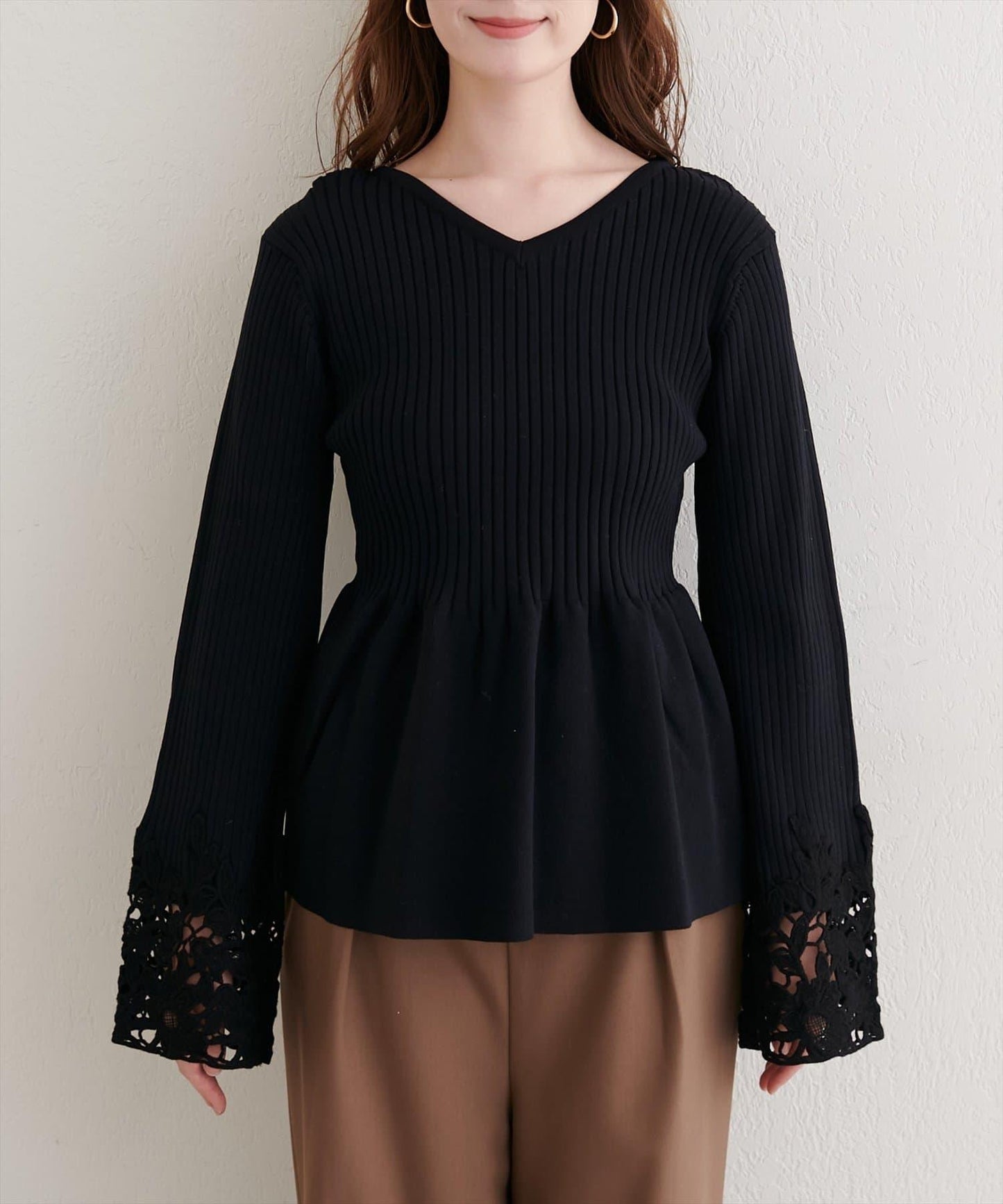 袖部蕾絲荷葉邊針織衫