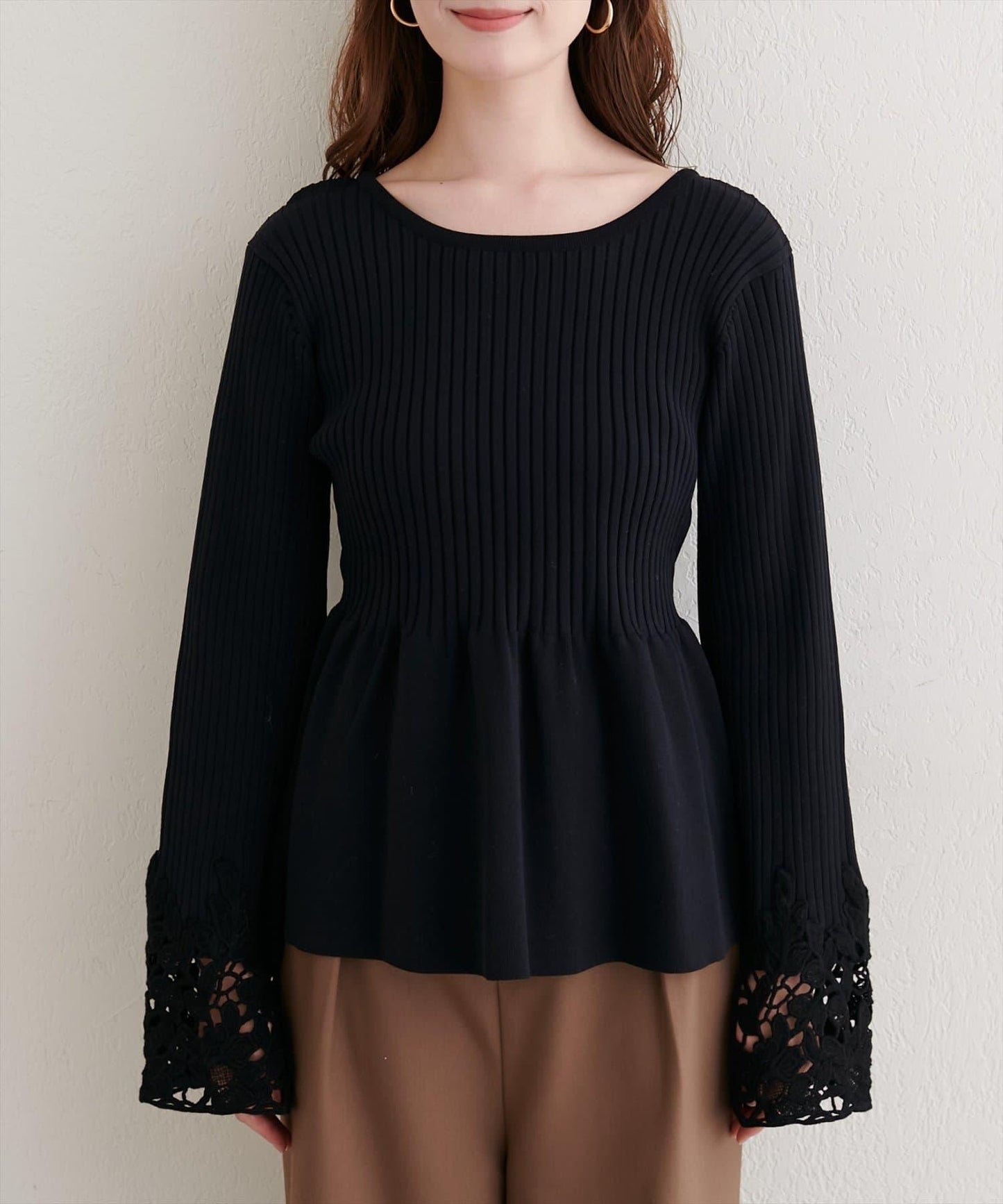 袖部蕾絲荷葉邊針織衫